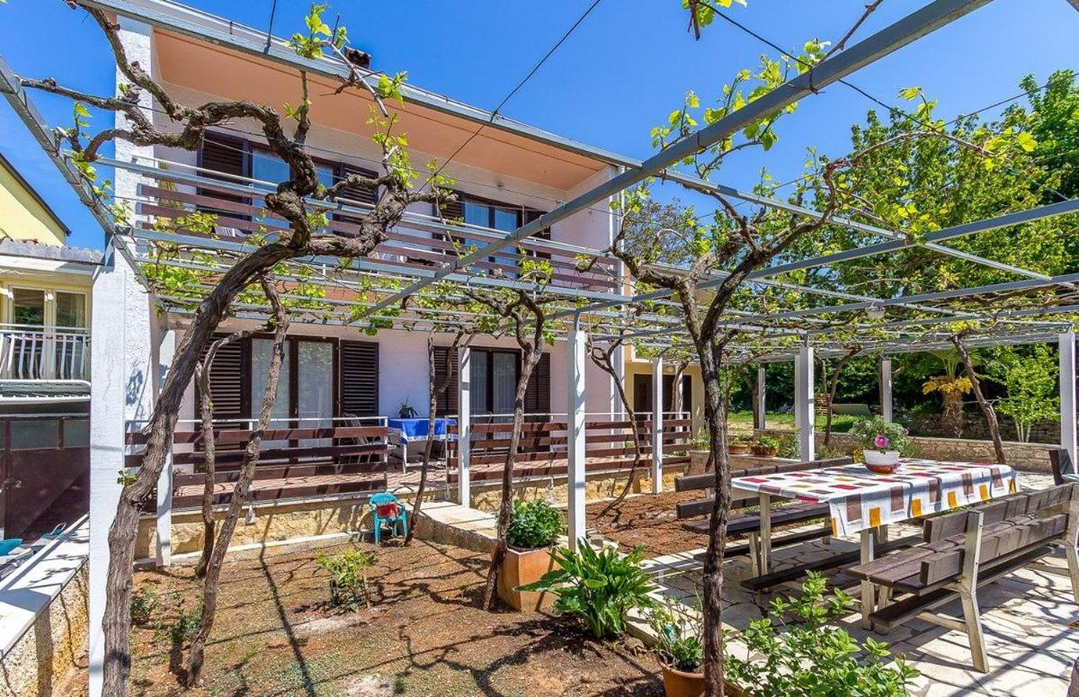 Apartment Dragica