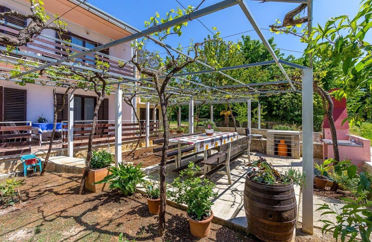 Apartment Dragica