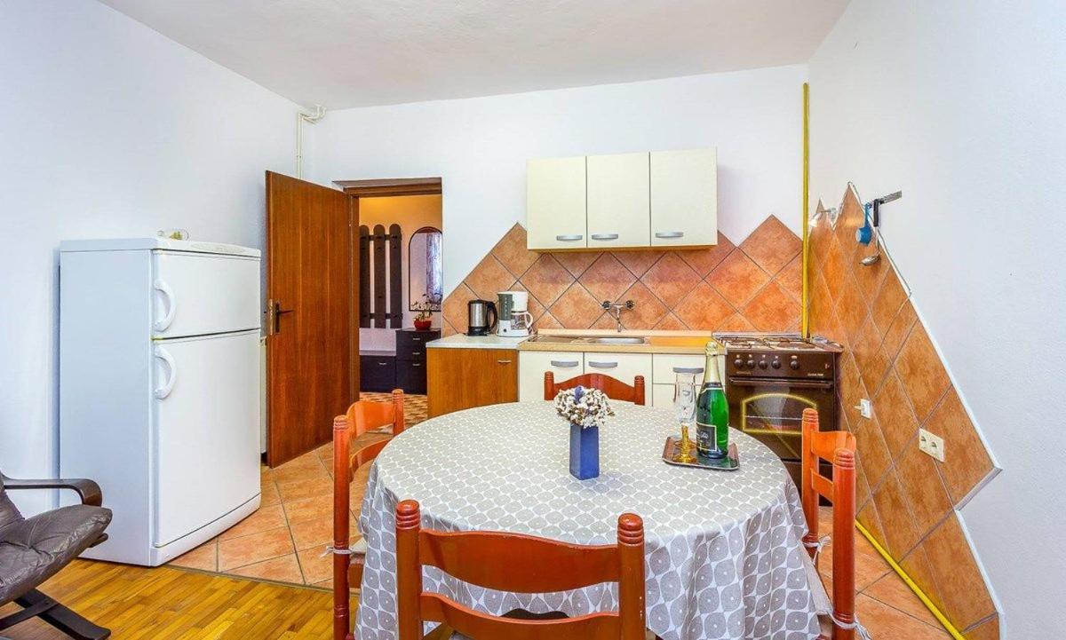 Apartment Dragica