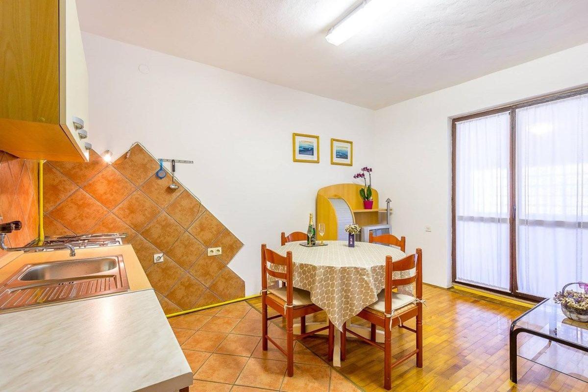 Apartment Dragica