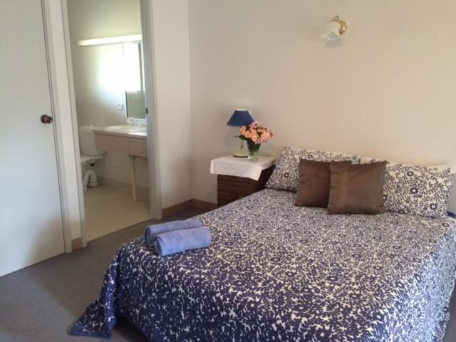 Tarcutta Retreat view 5