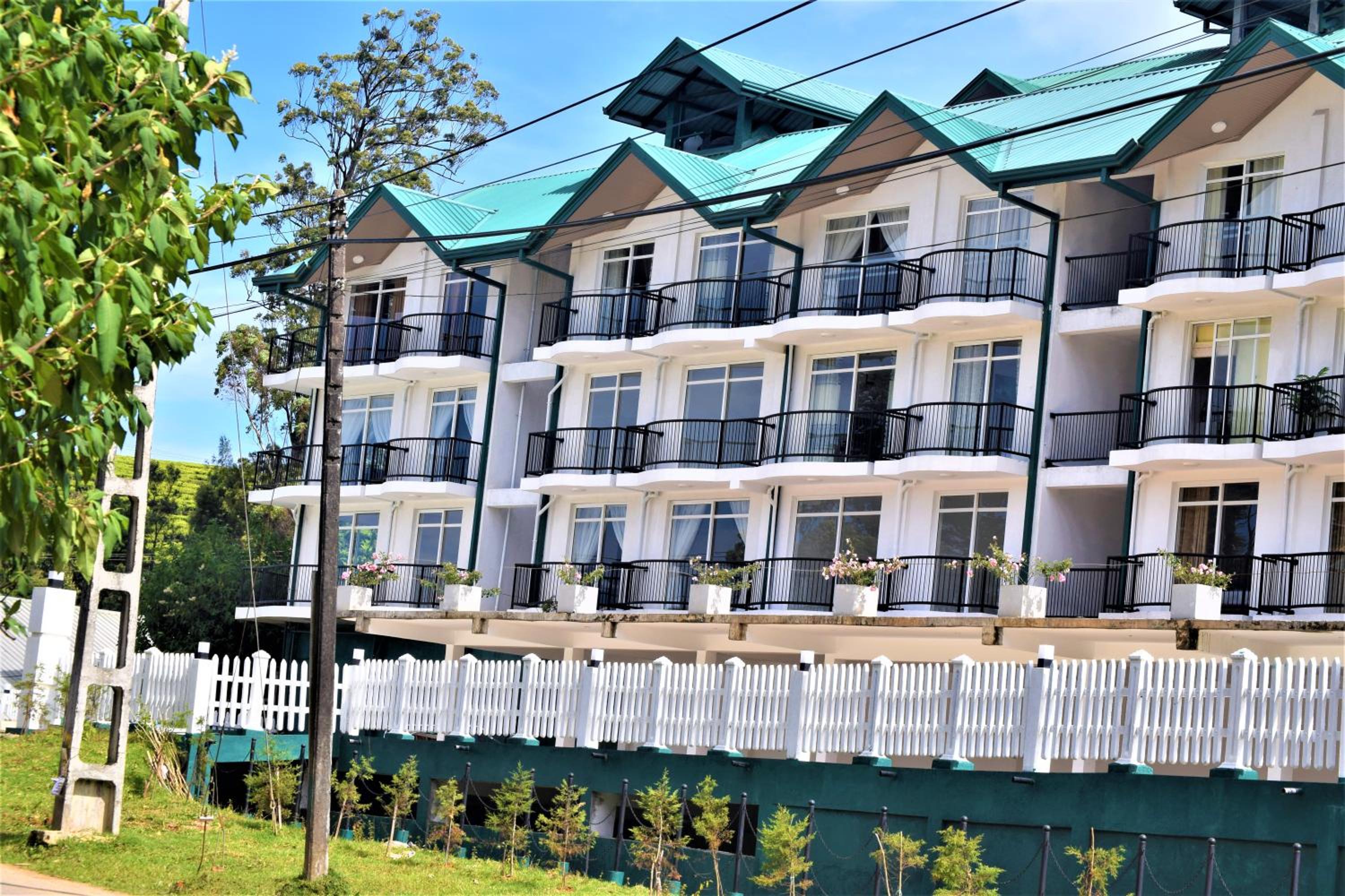 Lake Infinity Luxury Condos view 3