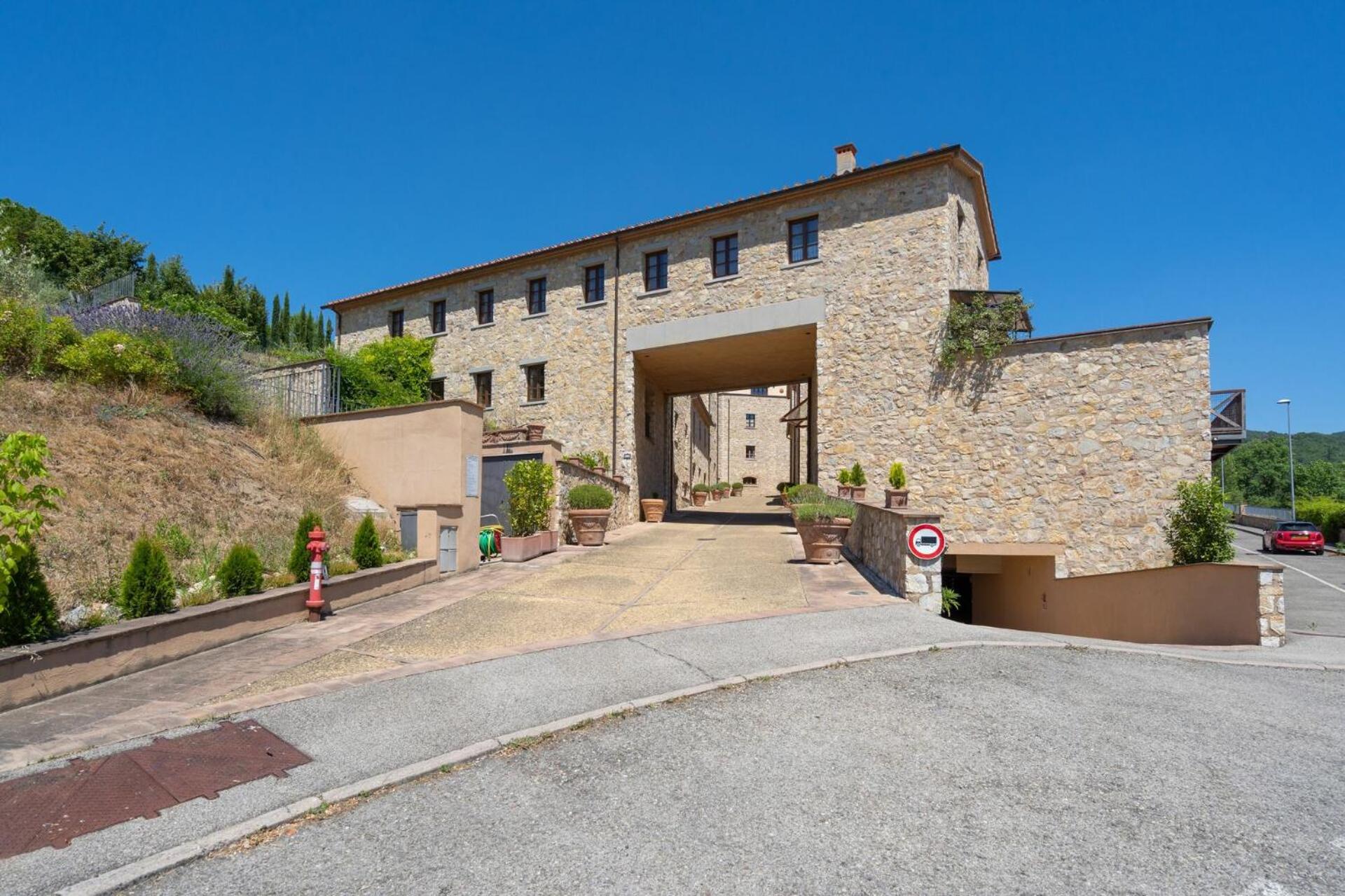 Borgo di Gaiole - Casa BD - apartment with a view & travel guide view 3