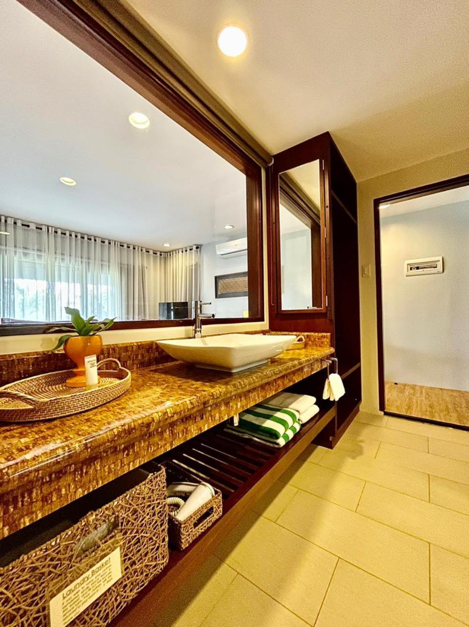 Amun Ini Beach Resort & Spa