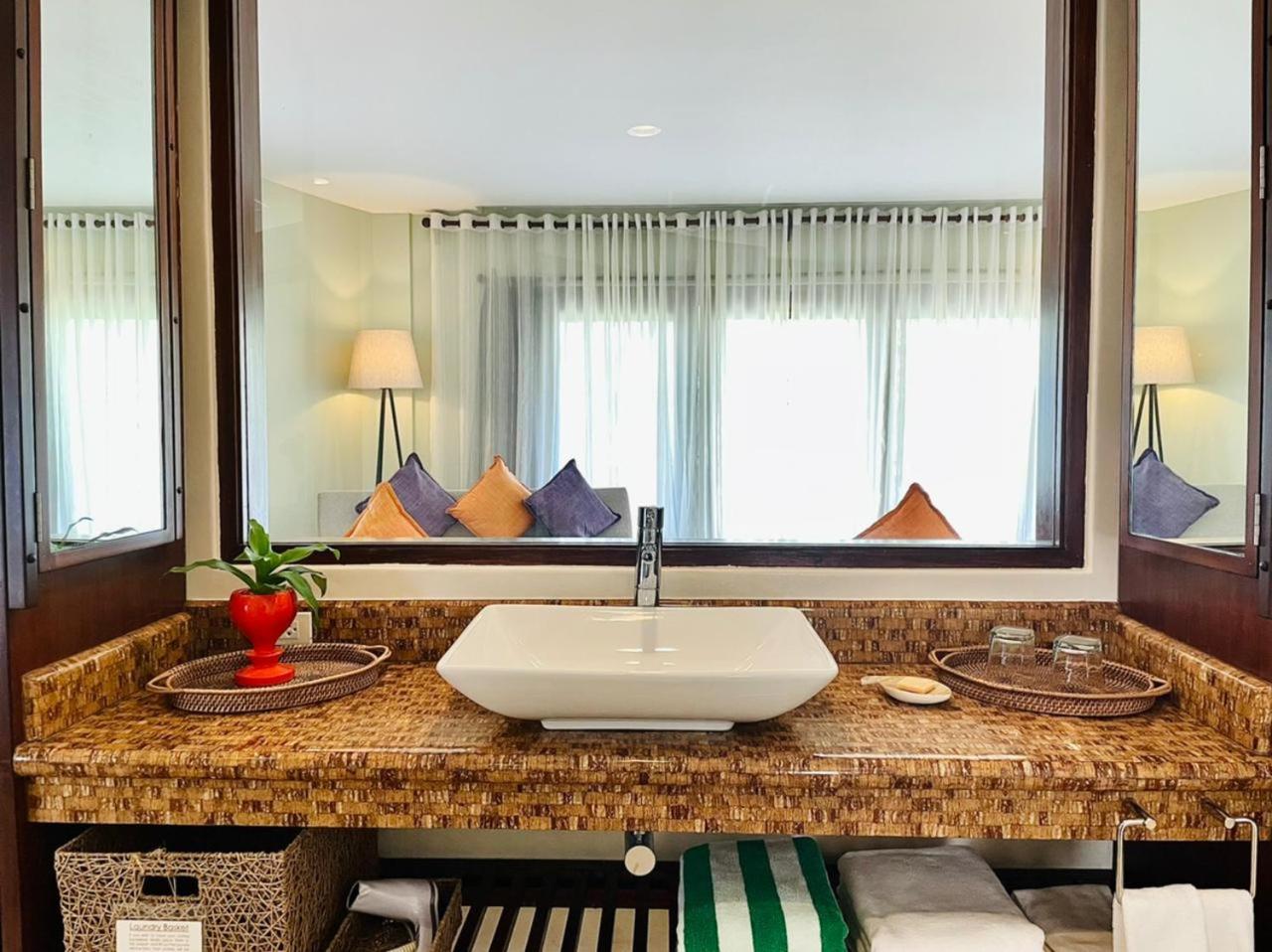 Amun Ini Beach Resort & Spa