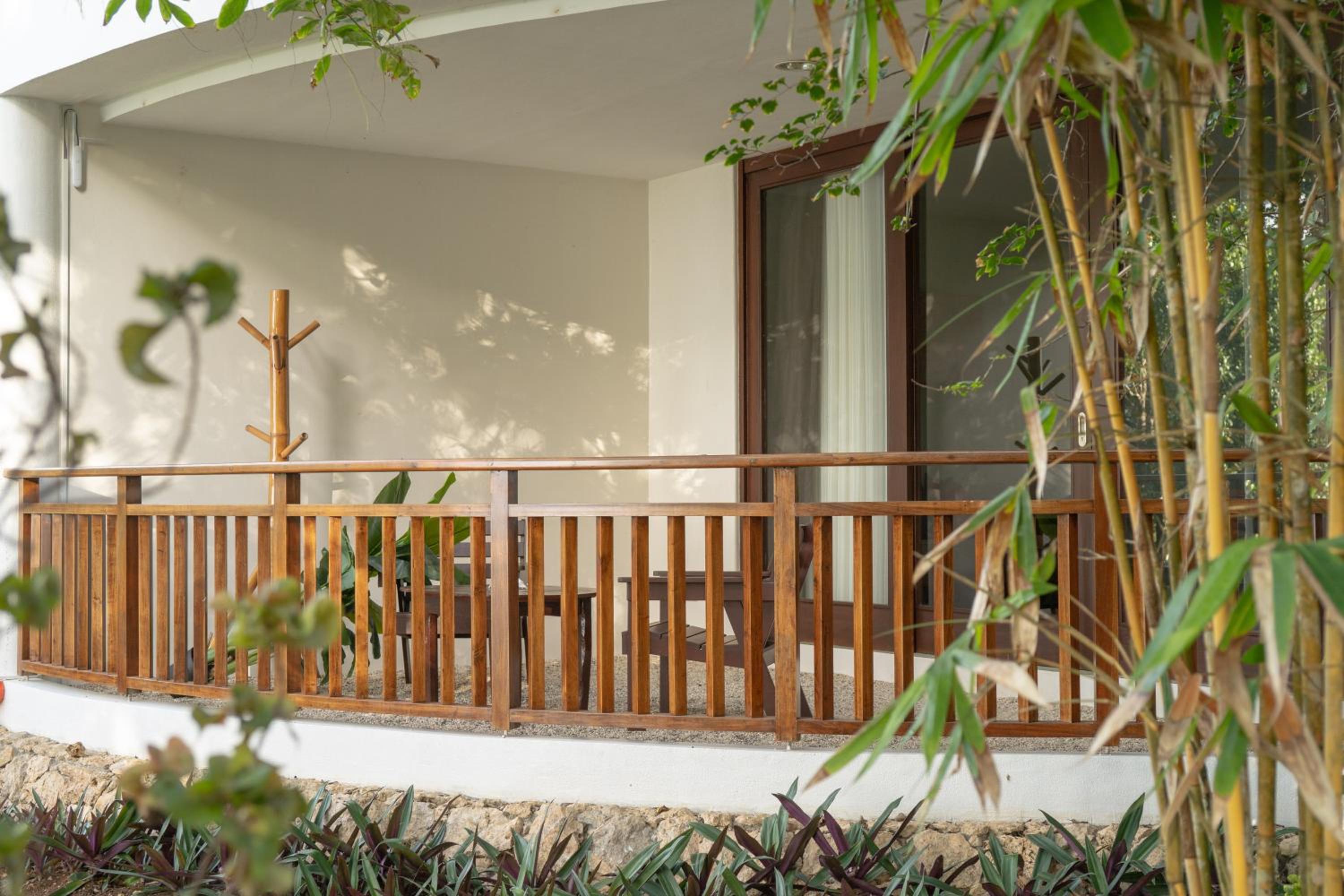 Amun Ini Beach Resort & Spa