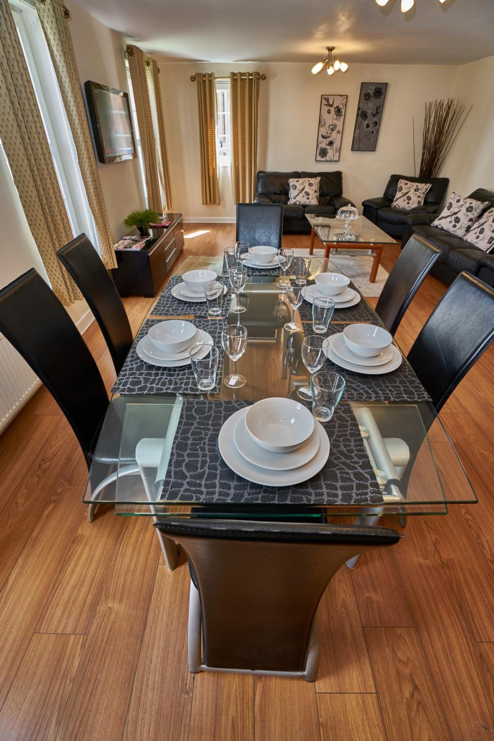 Edinburgh Pearl Apartments - Haymarket Residence photo 4