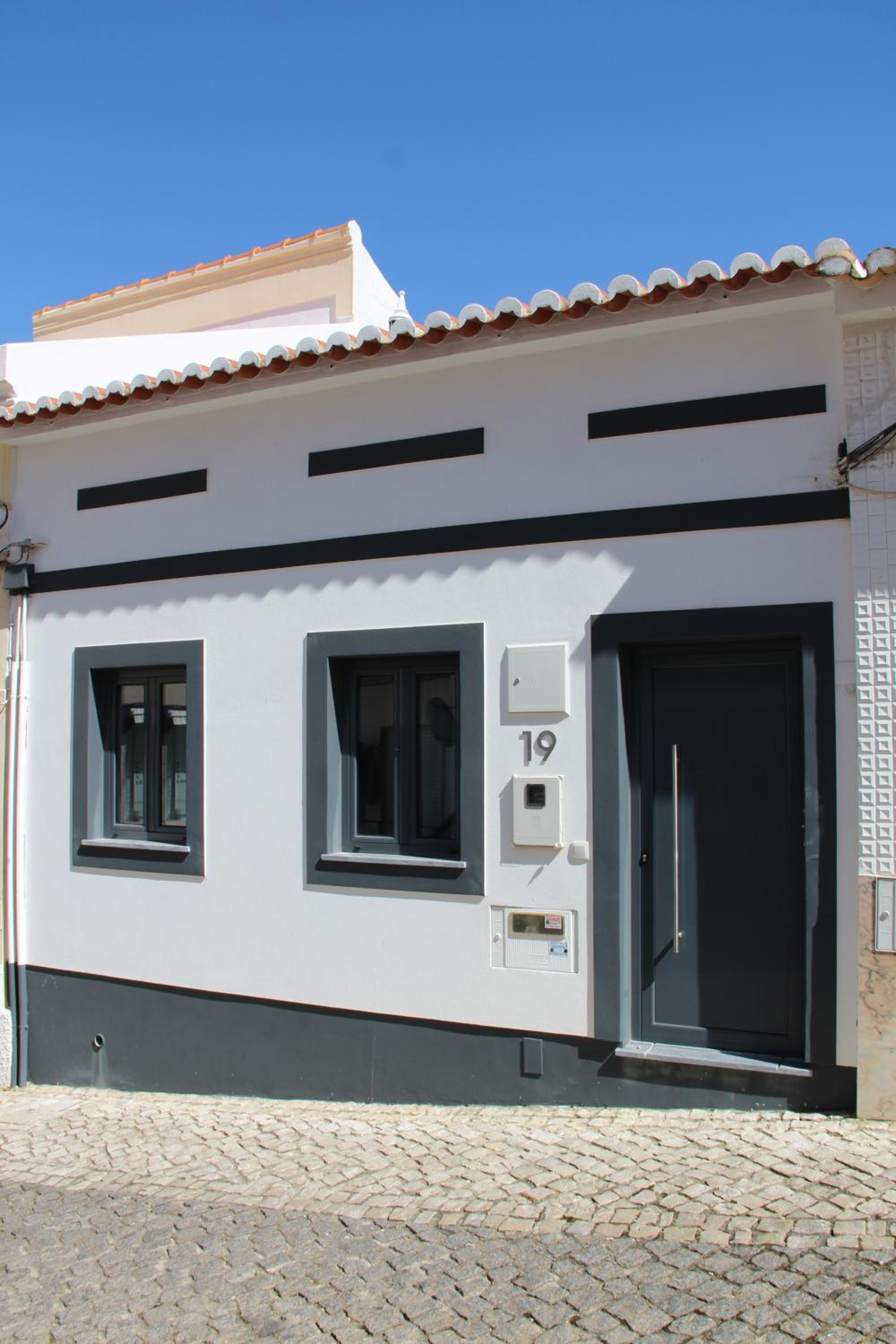 Trendy House - main view