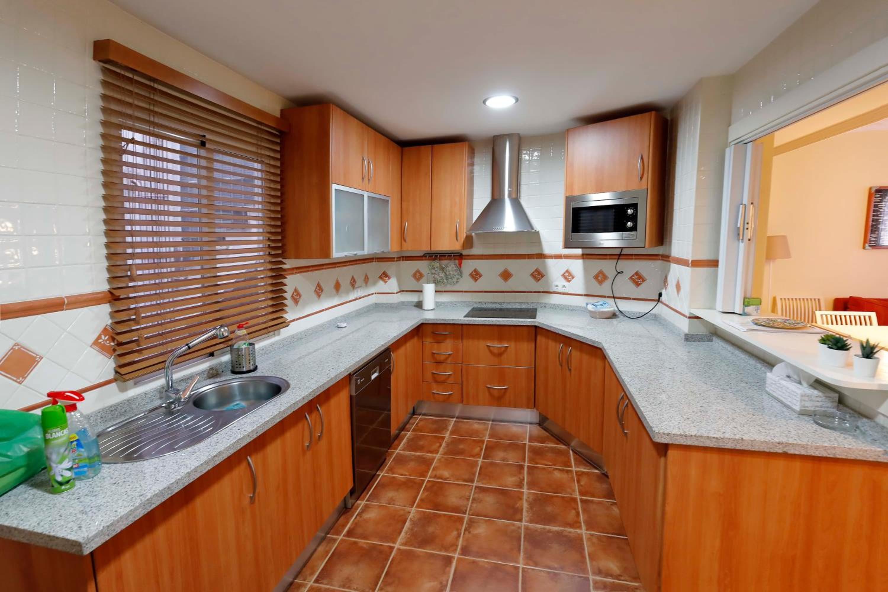 At the center & very close to the Paseo beach, with double garage, renovated and fully equipped apartment photo 2