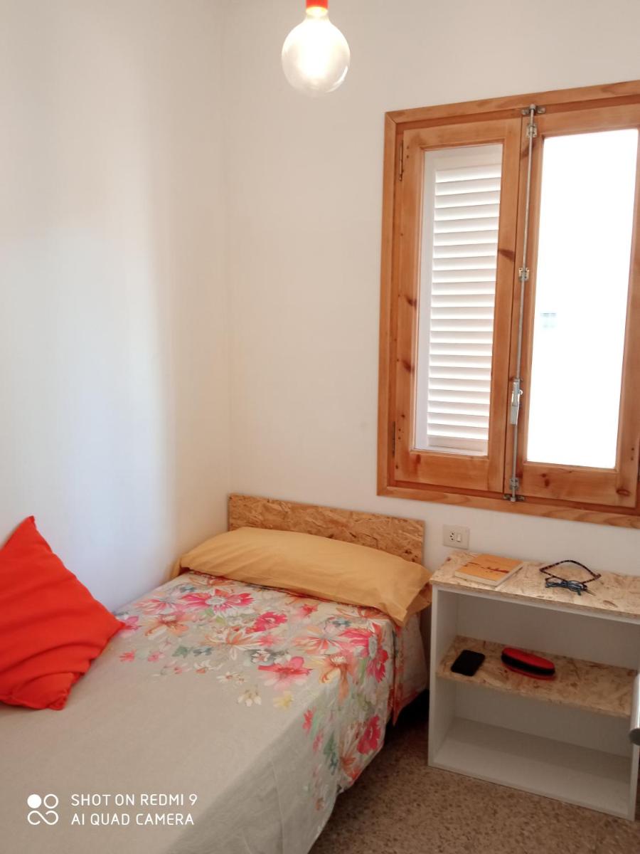 Apartament amb dues grans terrasses de 50 m2 i 16 m2 a 300 m de la platja photo 5