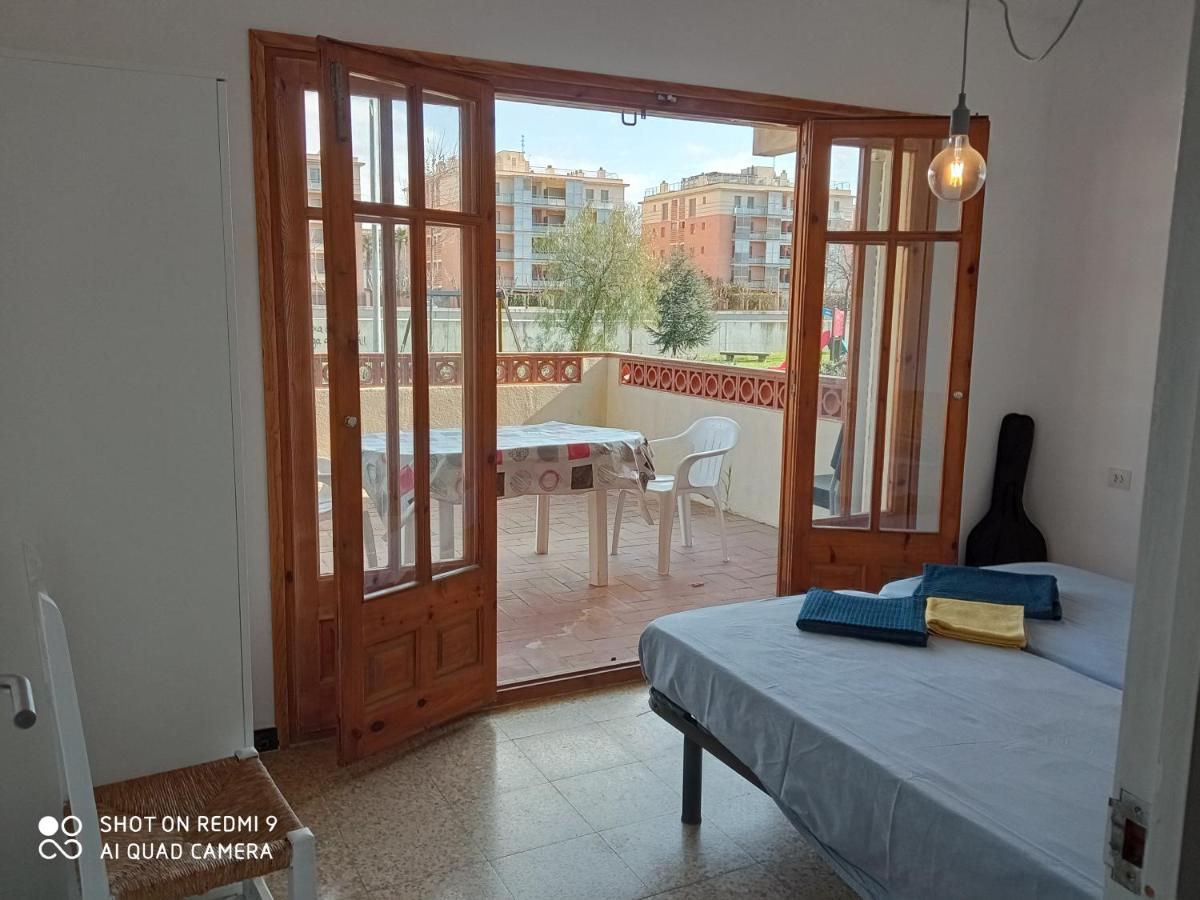 Apartament amb dues grans terrasses de 50 m2 i 16 m2 a 300 m de la platja photo 2