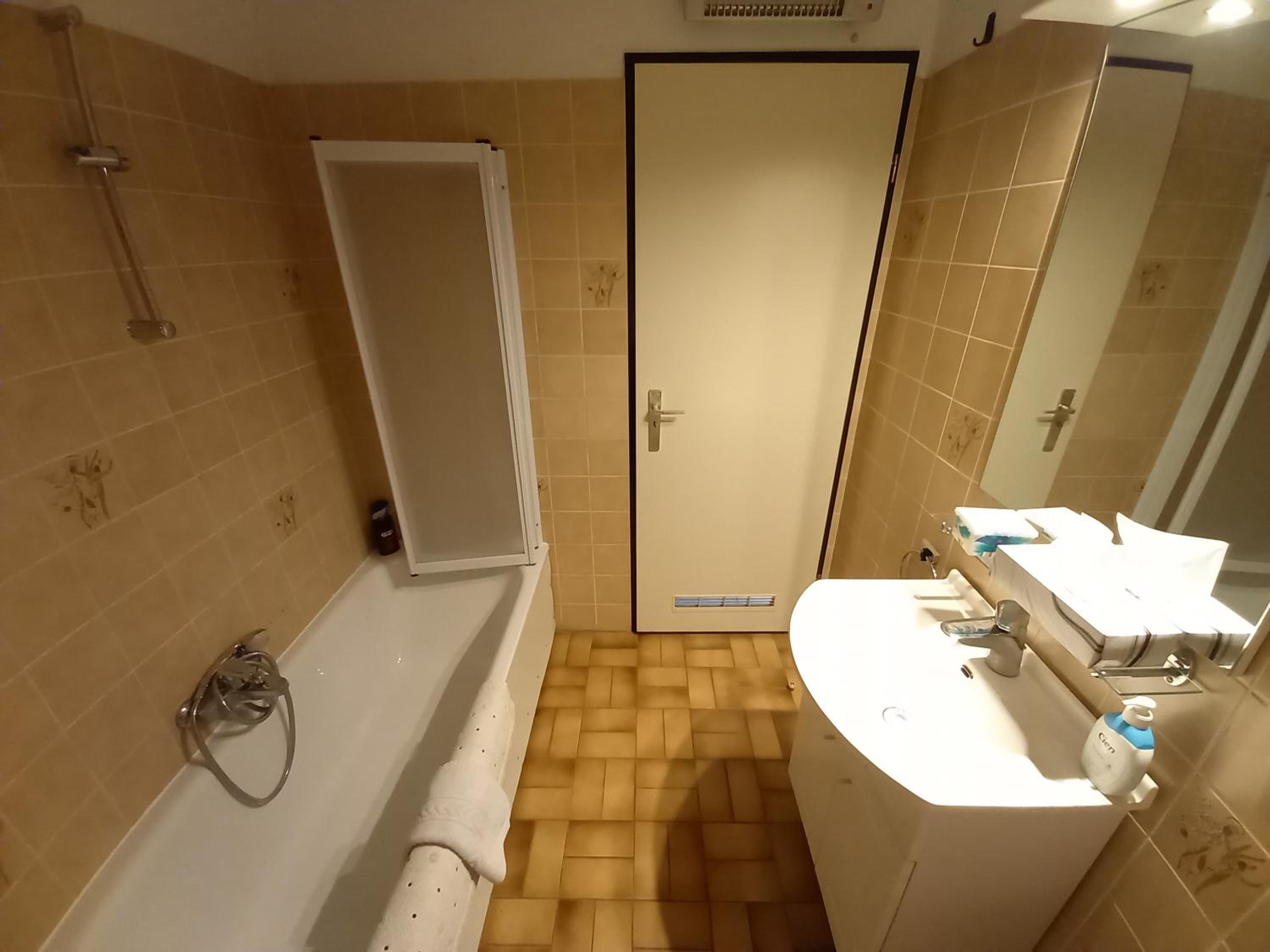 Studio Astrid at 100 meter from sea with Parking place