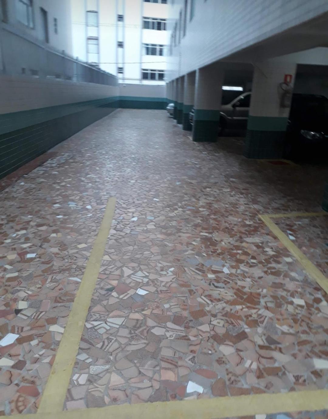 Apartamento com sacada frente ao mar view 5