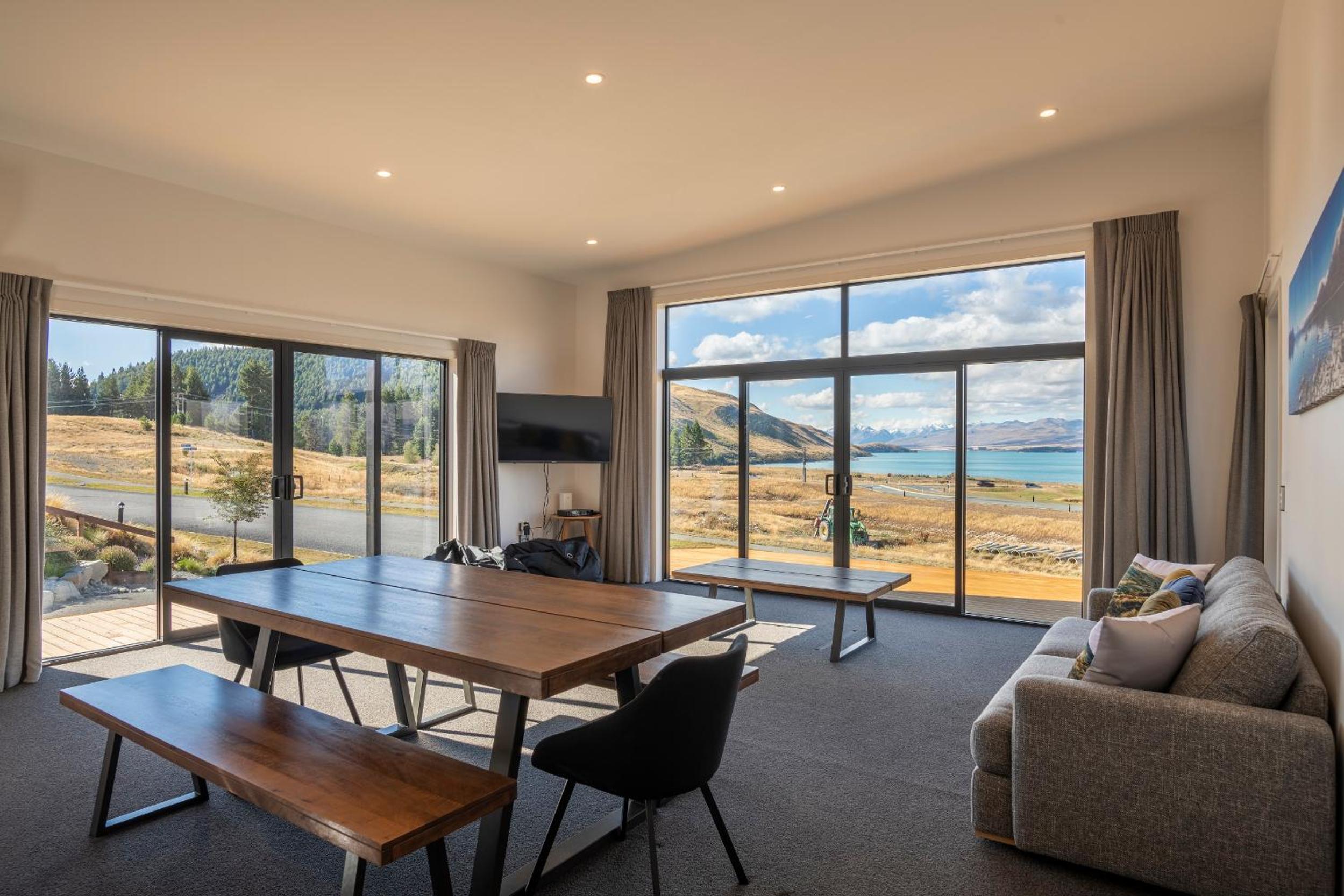 Willow Bay - Lake Tekapo view 3