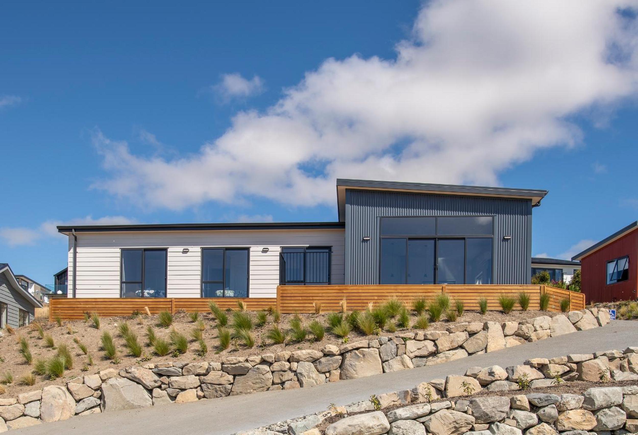 Willow Bay - Lake Tekapo view 2