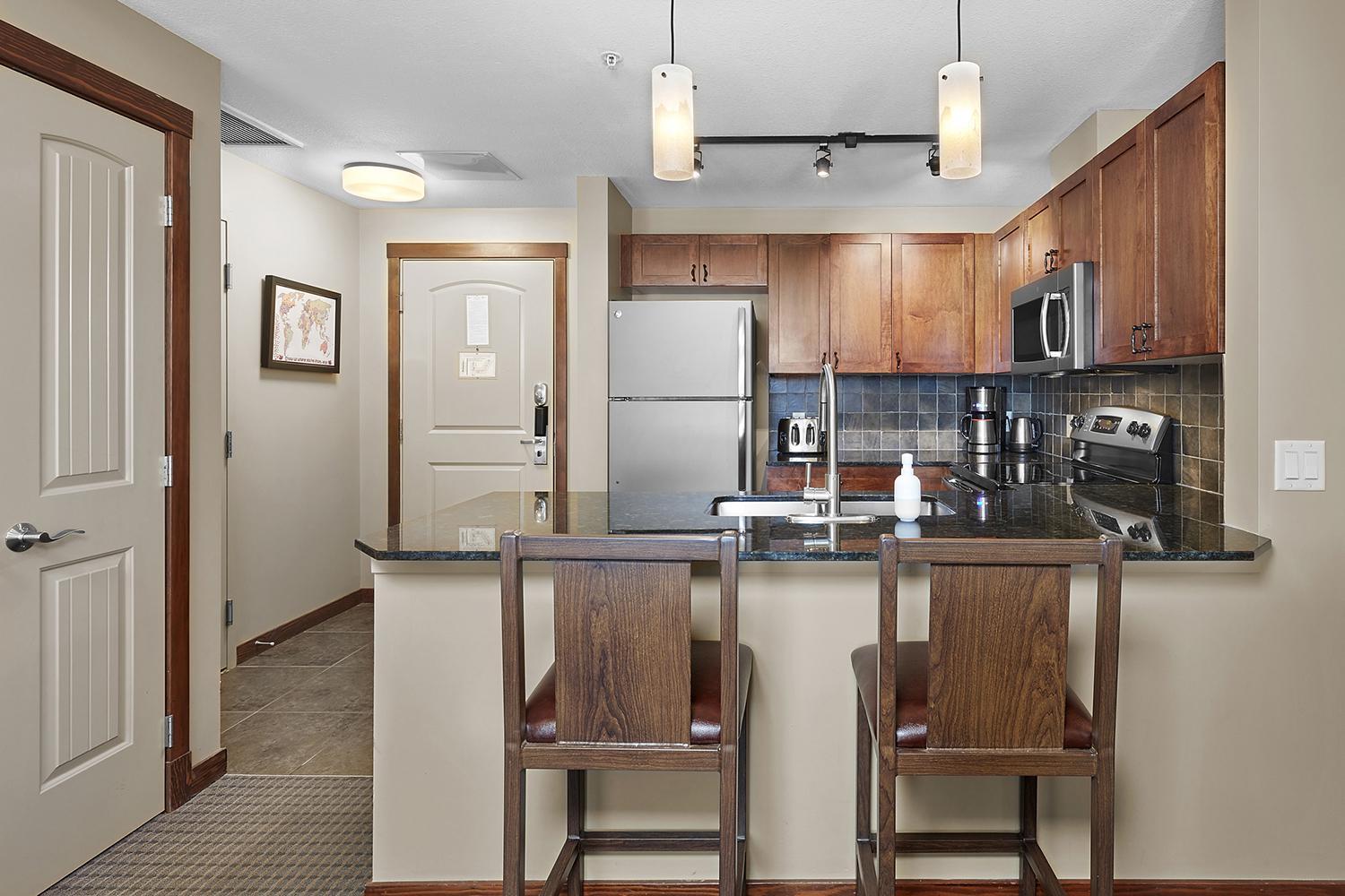 Mountain View Escape with open hot tub, Views!!
