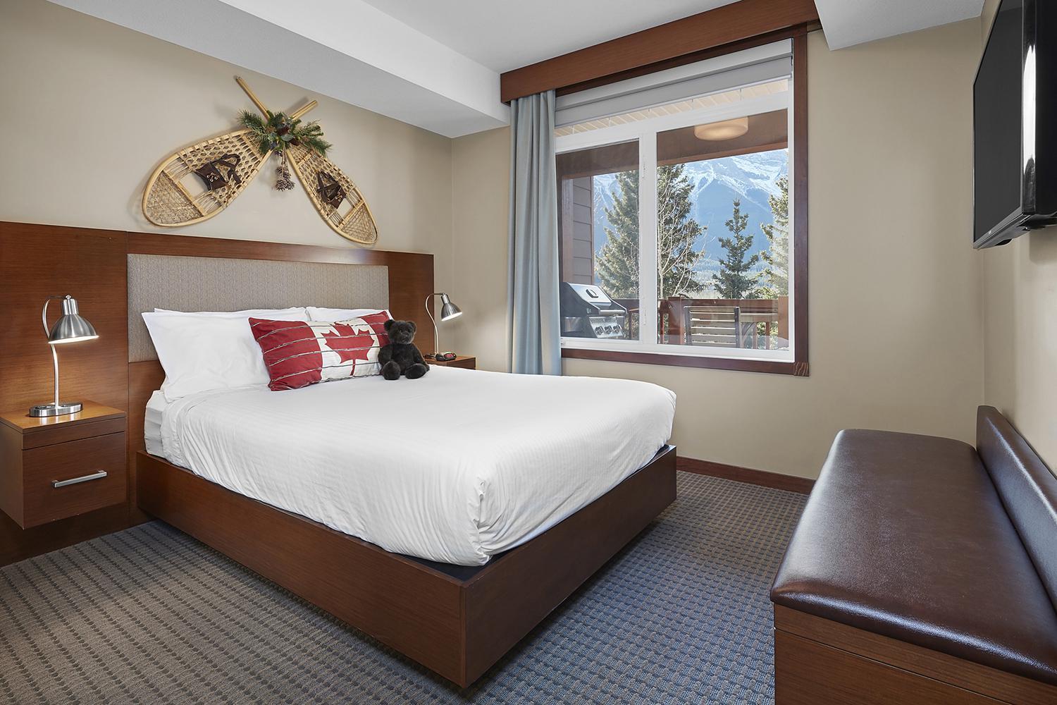 Mountain View Escape with open hot tub, Views!!