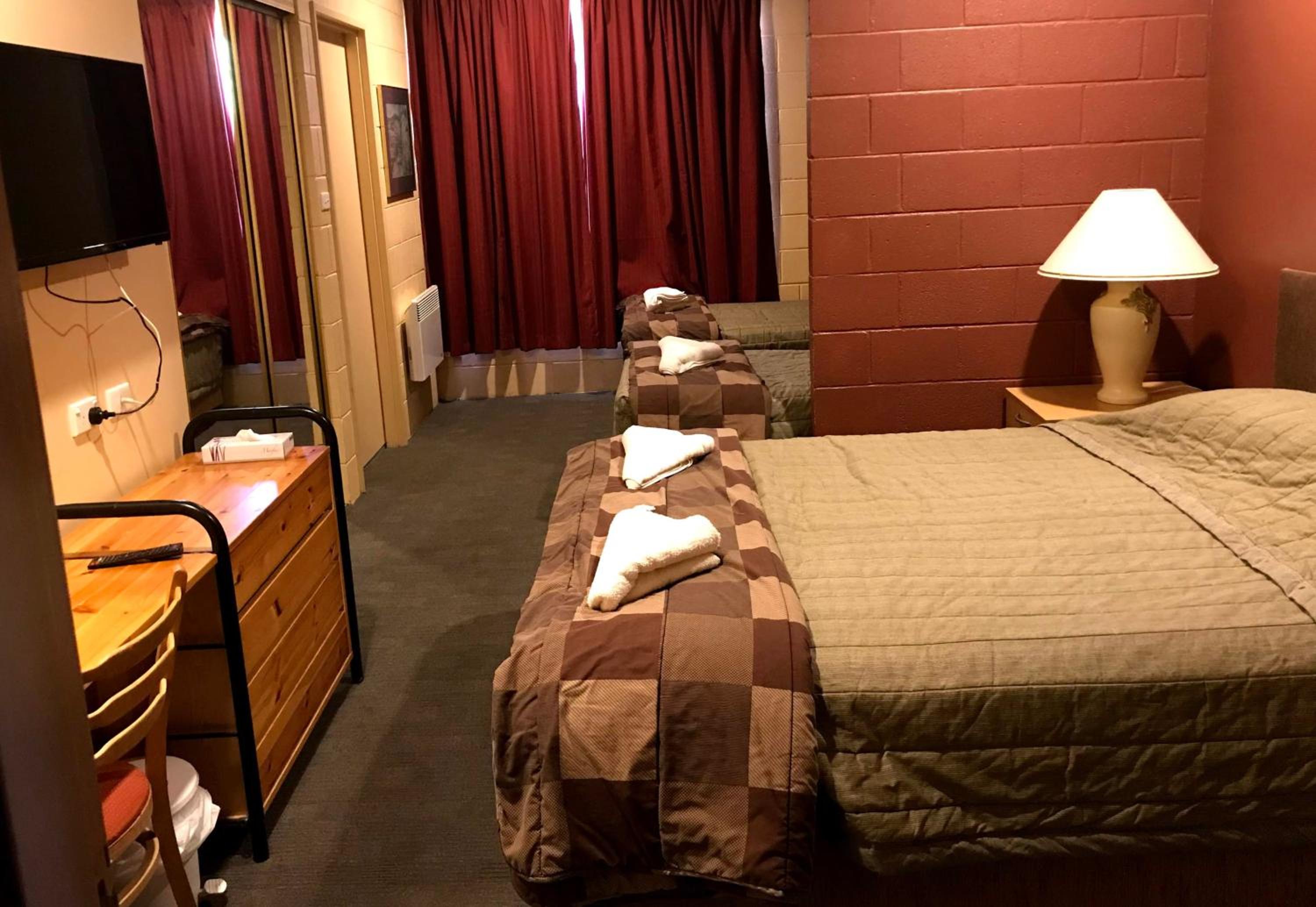 Cottonwood Lodge