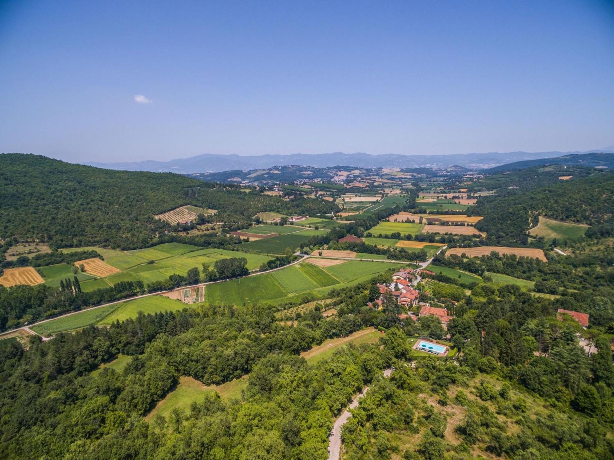 Torre Del Cielo en Monterchi — other