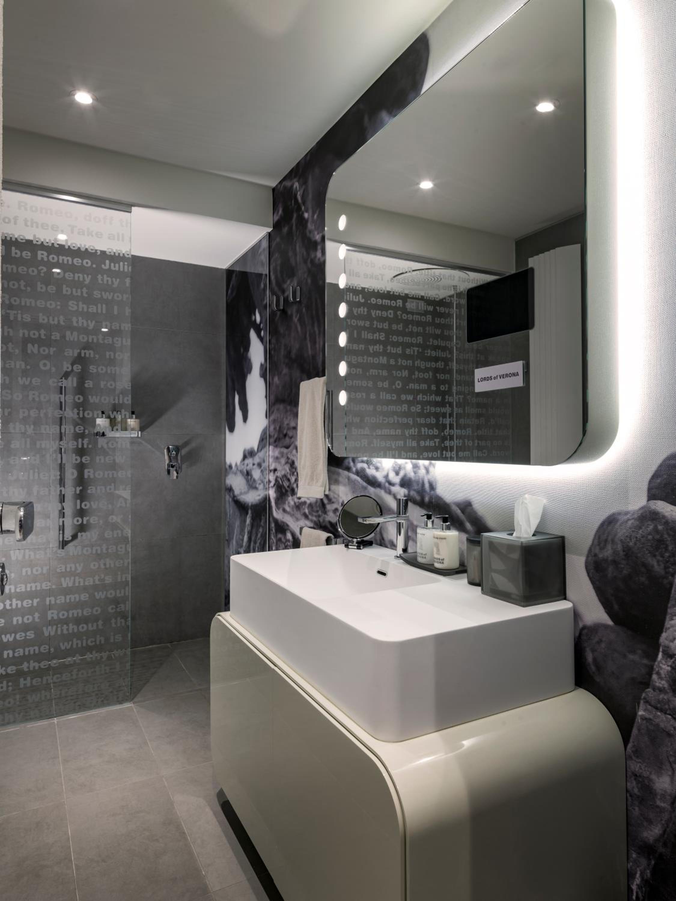 Lords of Verona Luxury Apartments