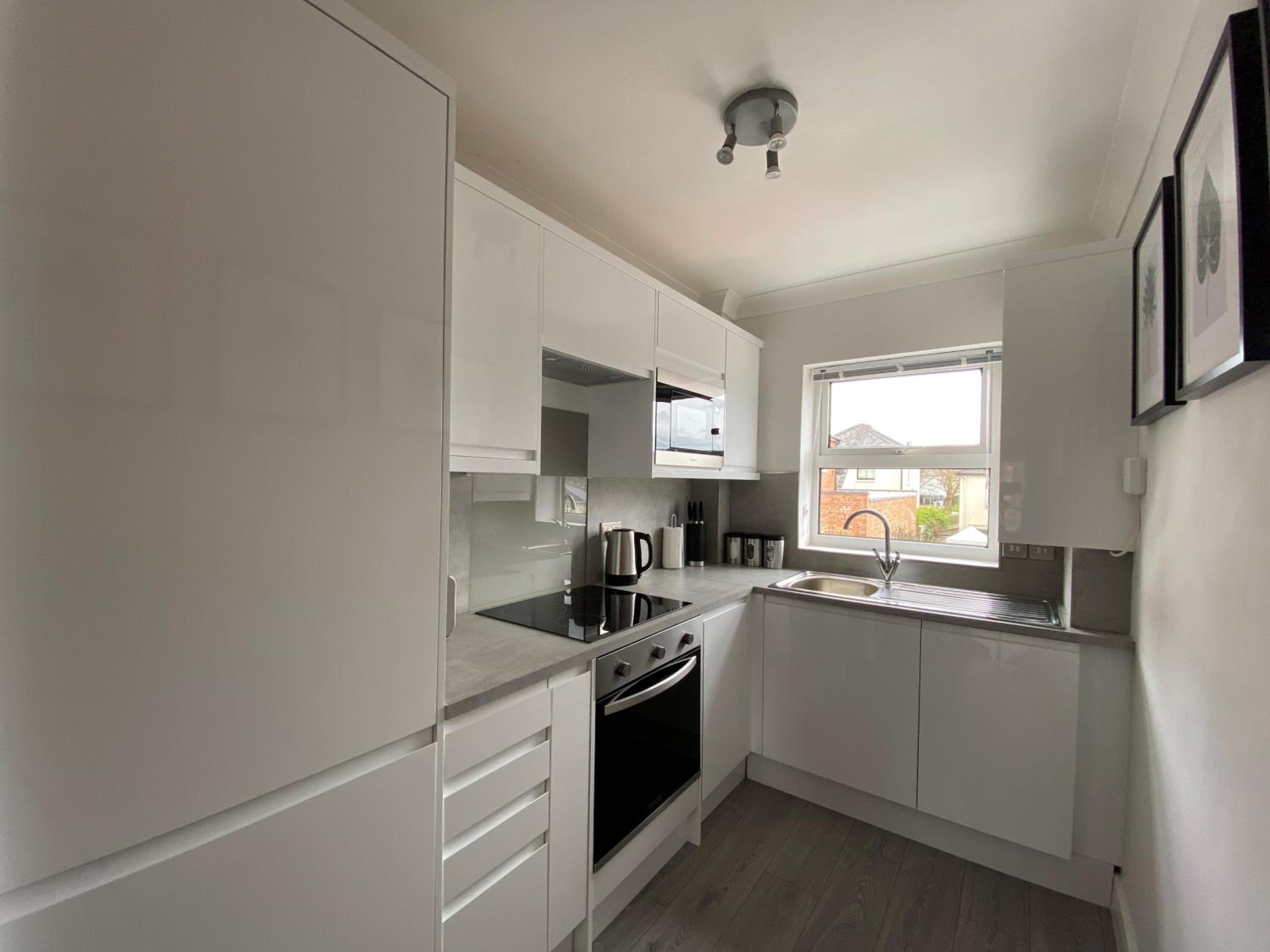 Saffron Court by Wycombe Apartments - Apt 12 view 3