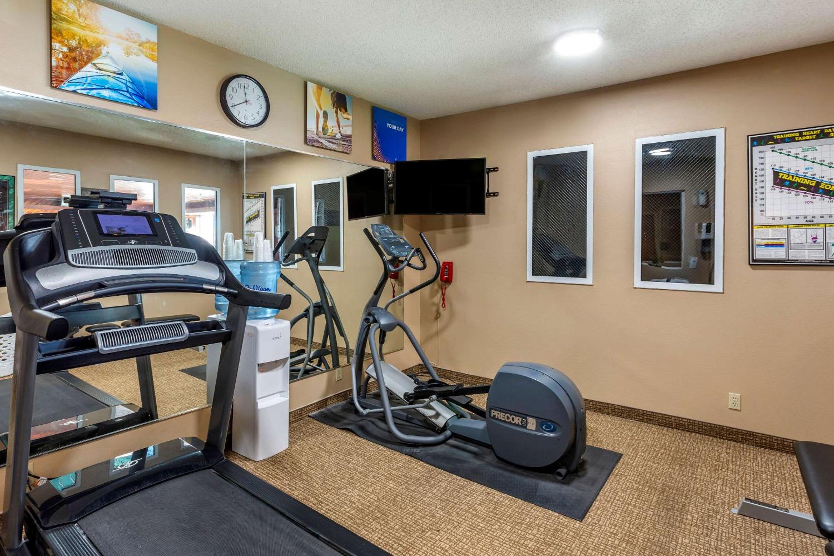 Evanston Vacations - Comfort Inn Evanston I-80 - Property Image 8