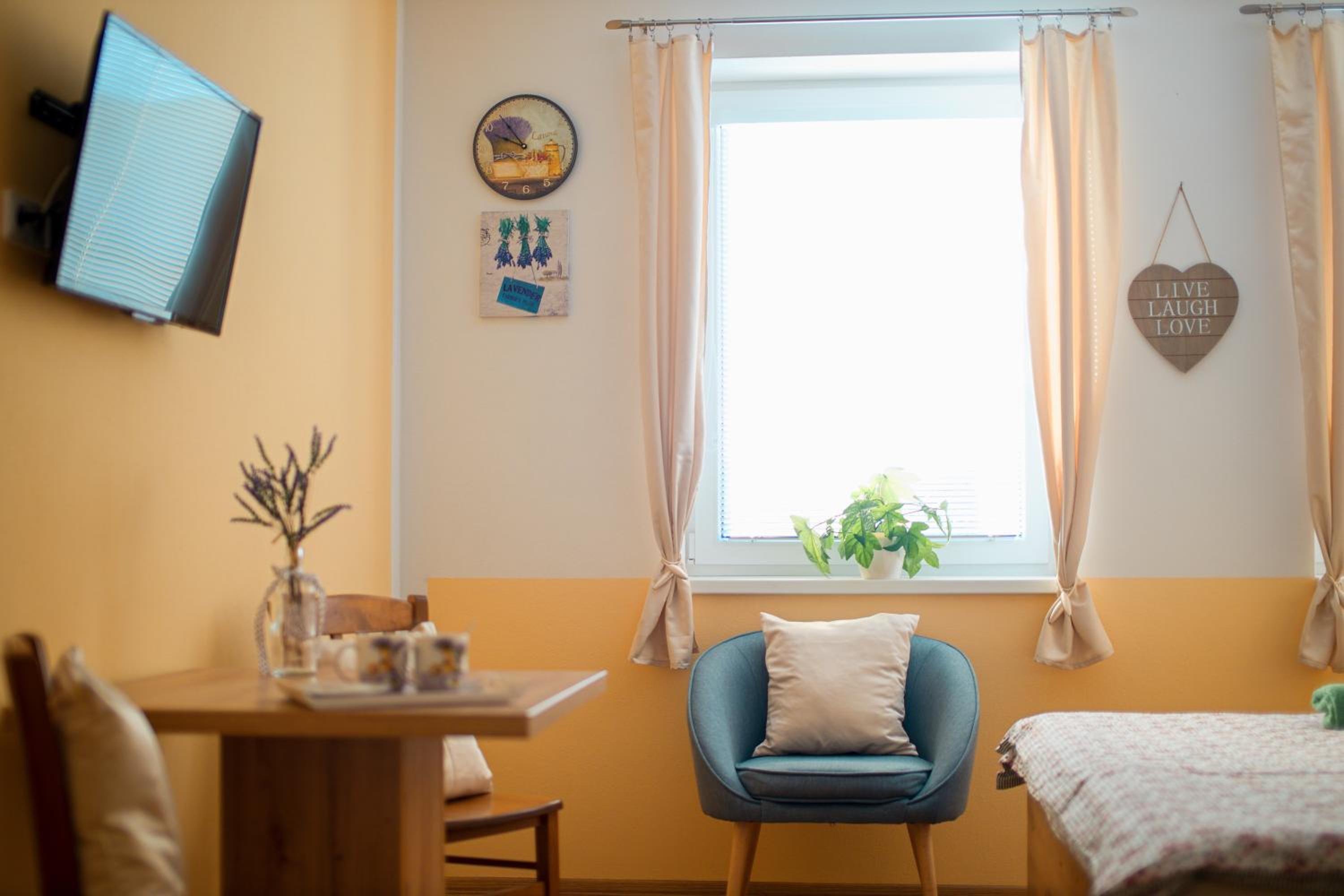 Penzion a restaurace Zlatovláska u zámku Červená Lhota