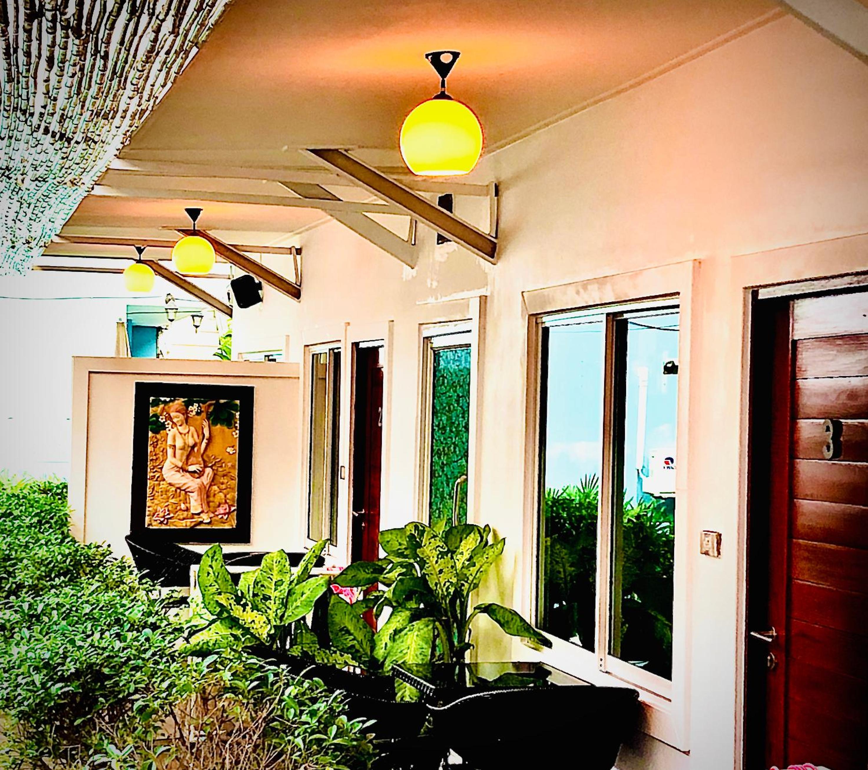 Koh Larn White House