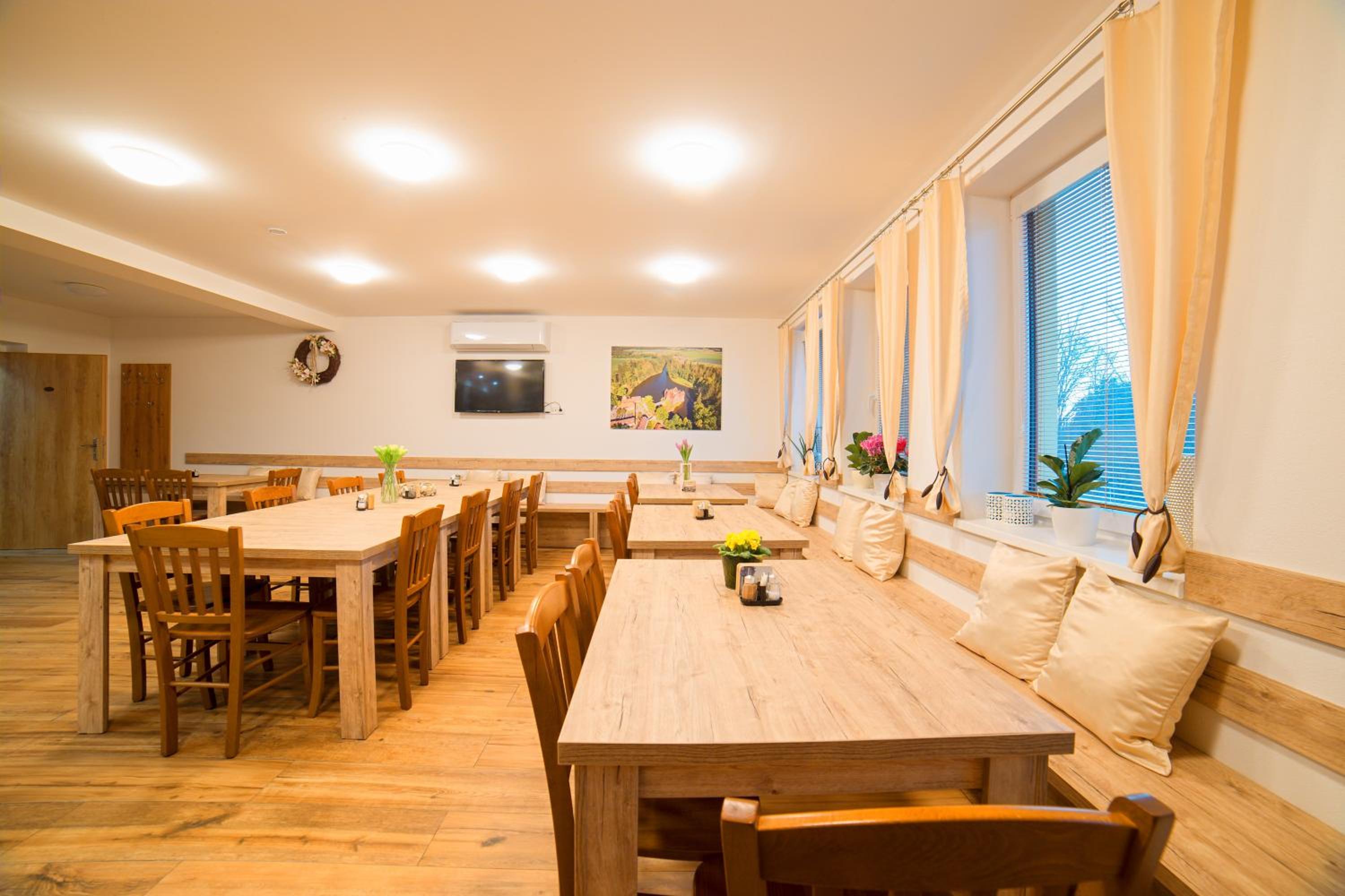 Penzion a restaurace Zlatovláska u zámku Červená Lhota