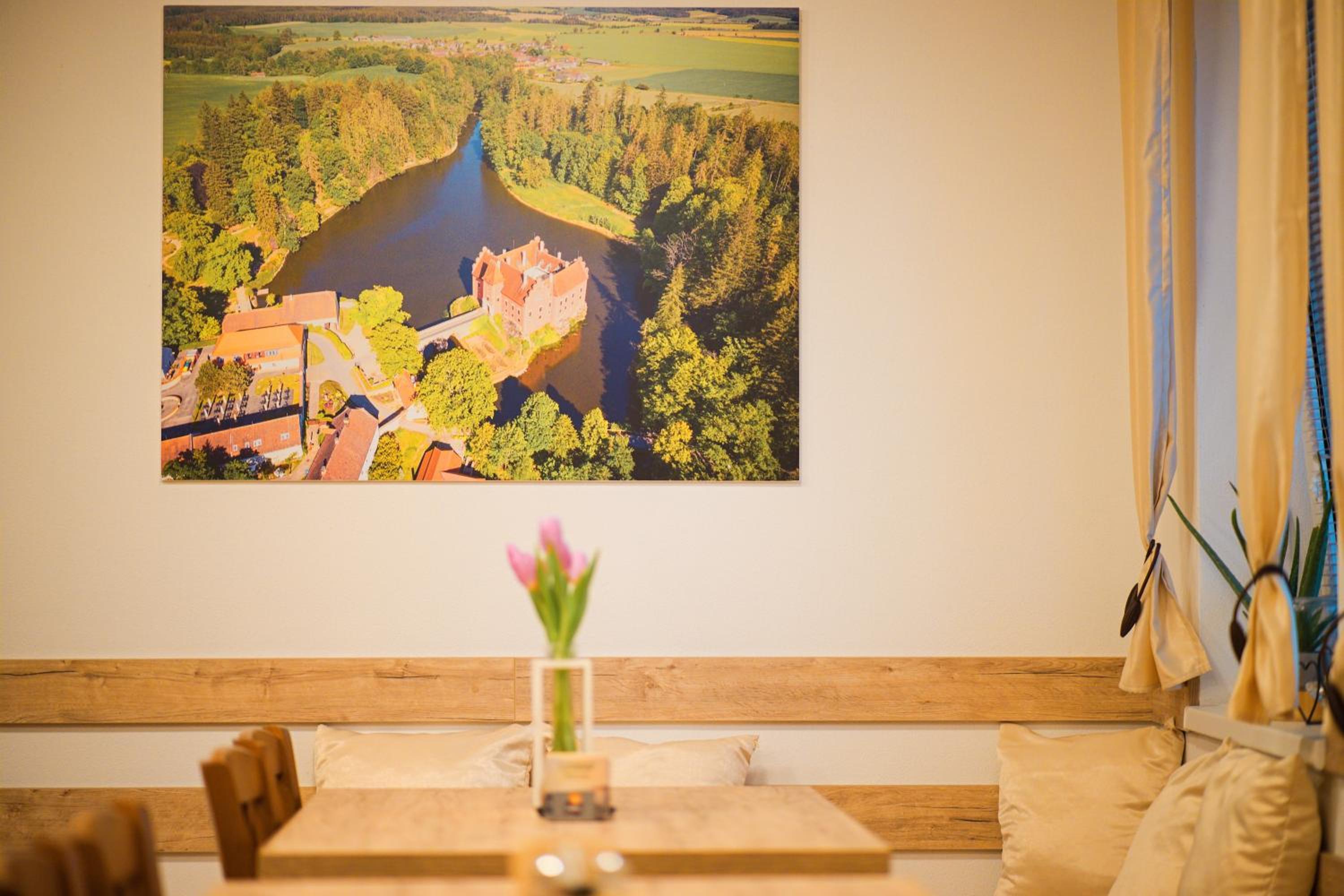 Penzion a restaurace Zlatovláska u zámku Červená Lhota
