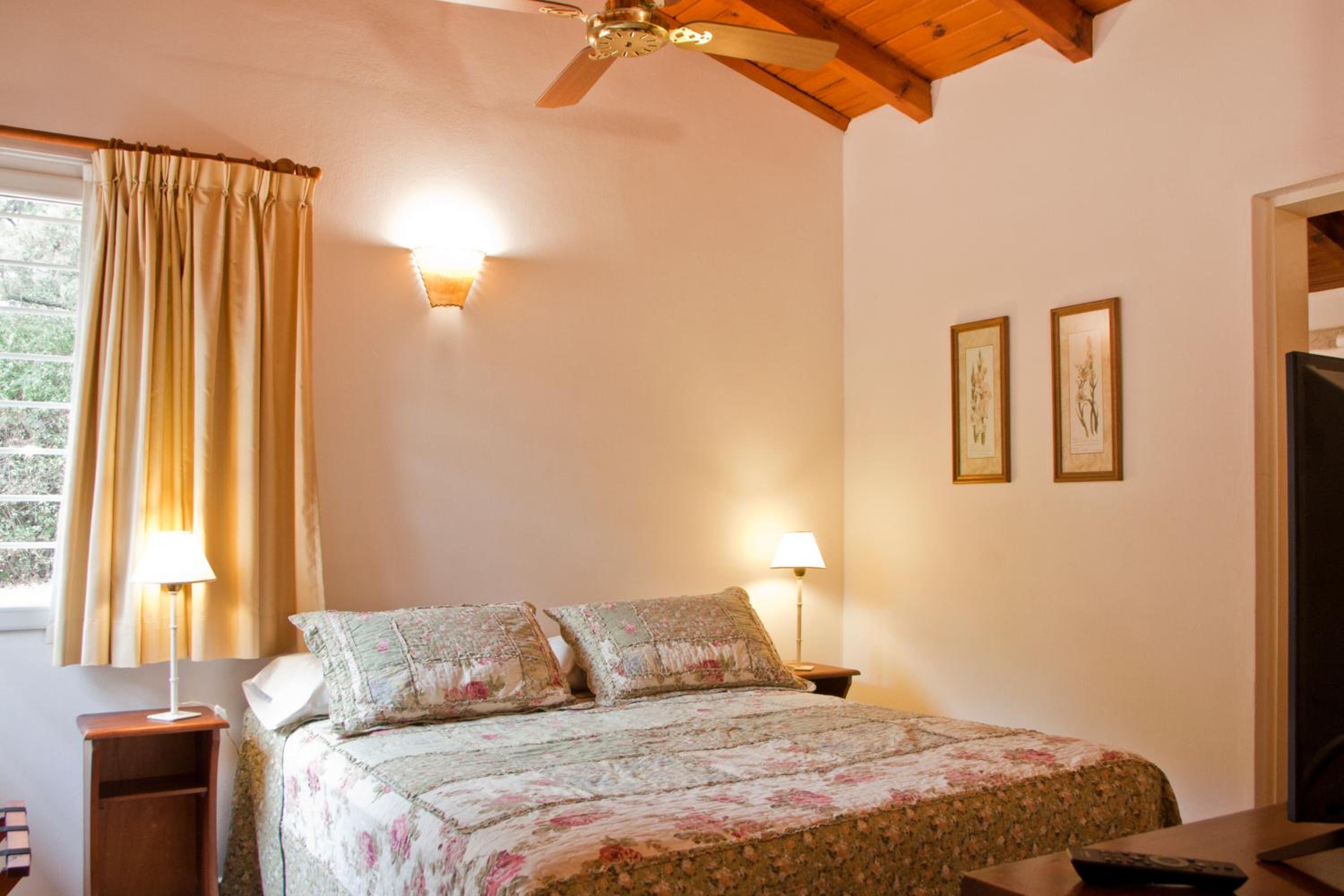 Del Arroyo Cabañas