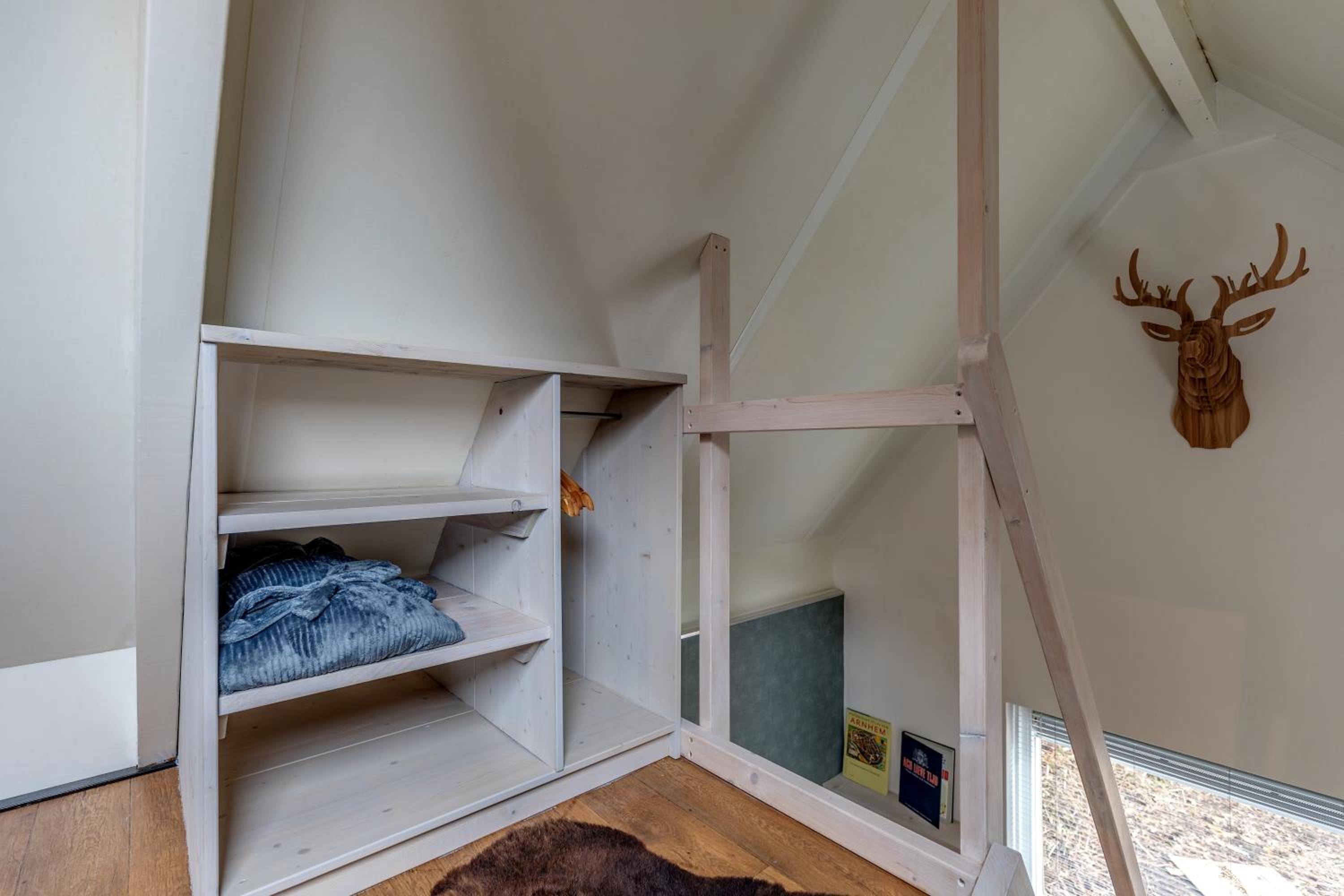 B&B Larenstein logeren in een tiny house view 4