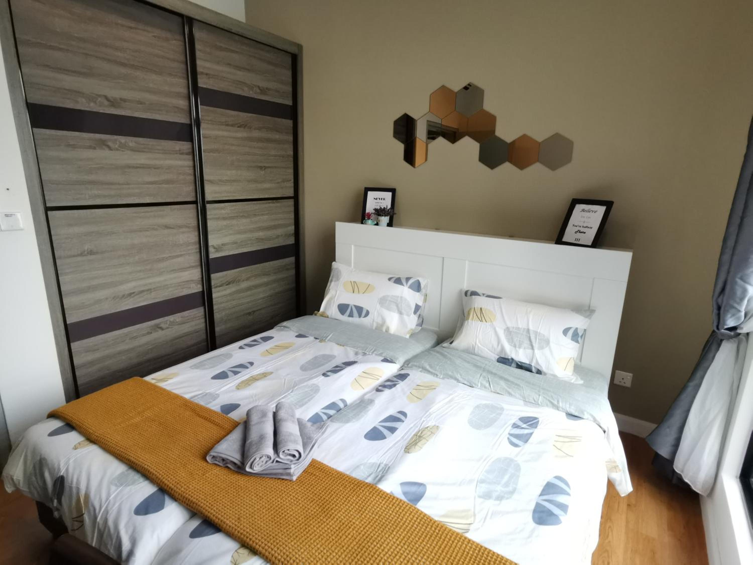 POOLVIEW Geniehome 3BR Free100mbps and Carpark at Utropolis Shah Alam photo 6