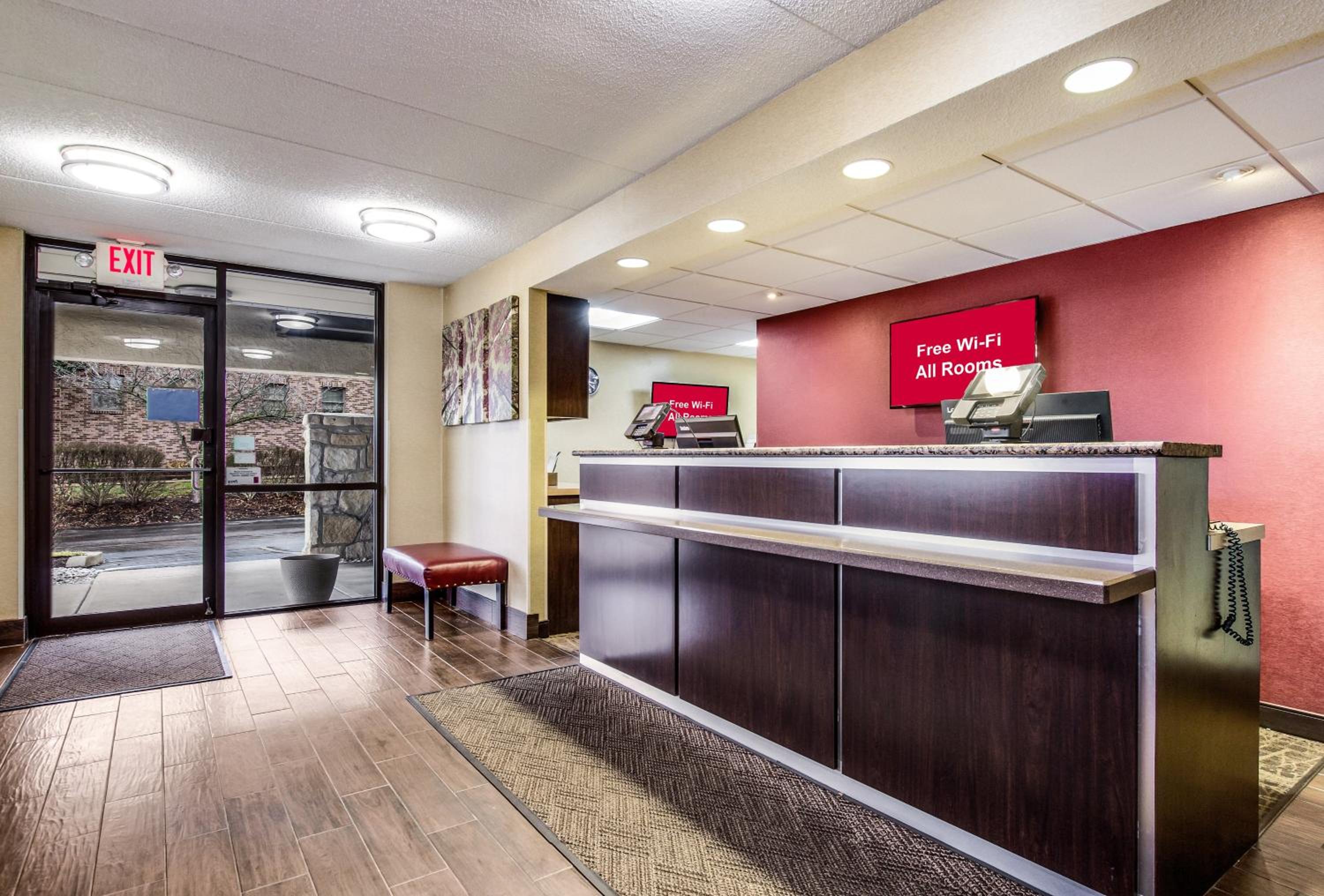 Lexington Vacations - Red Roof Inn Lexington - Property Image 17