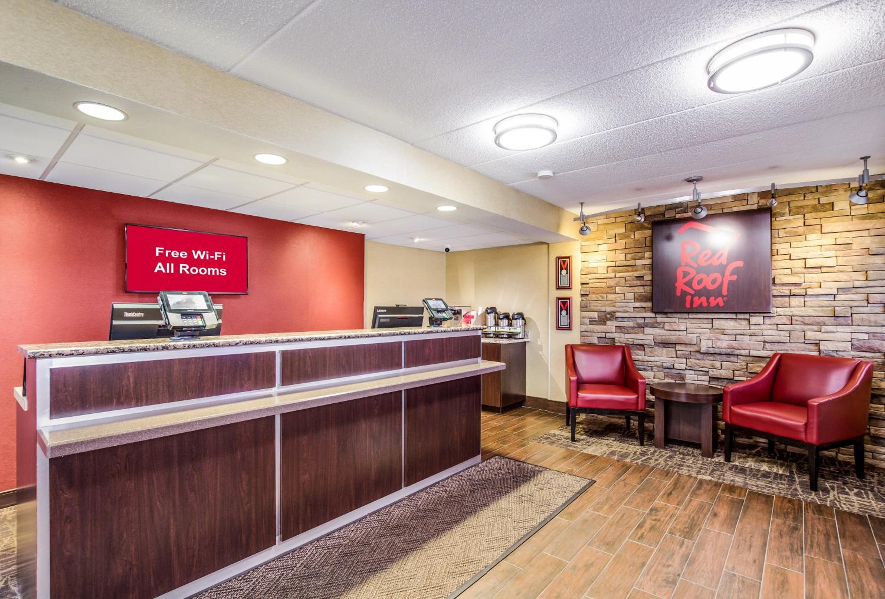 Lexington Vacations - Red Roof Inn Lexington - Property Image 18