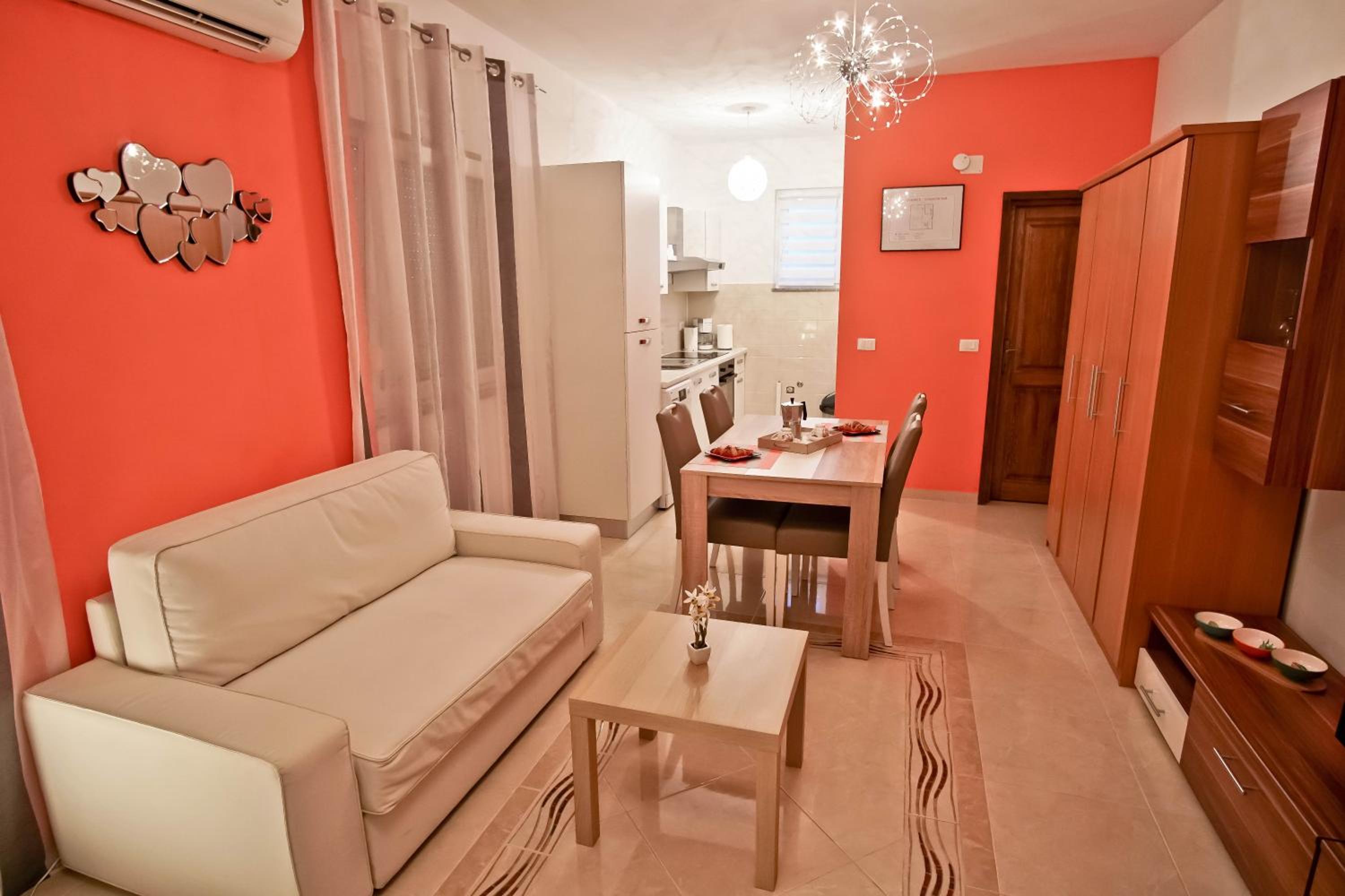 House Monte Cherpo