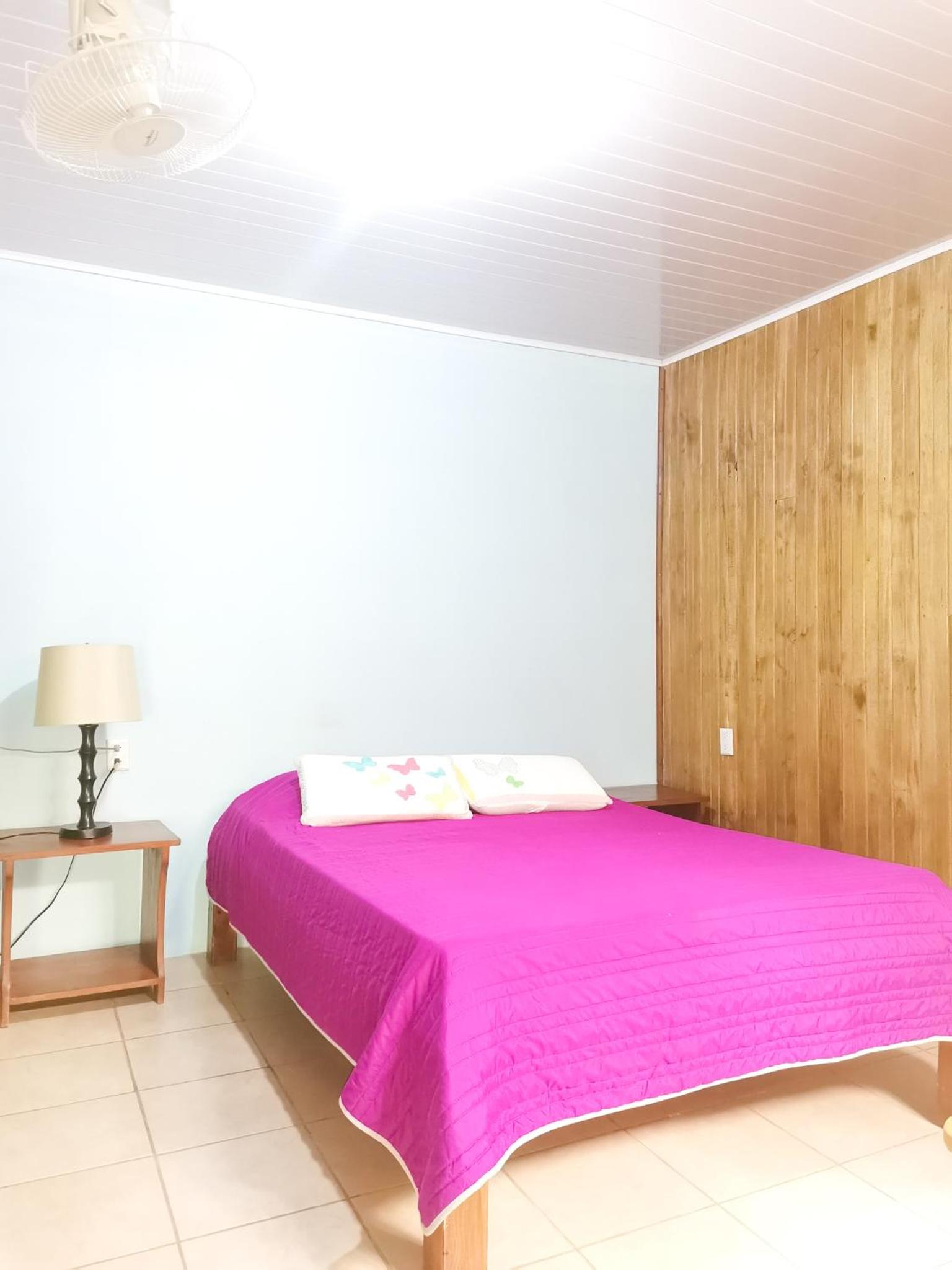 Casita happy feet and tours corcovado
