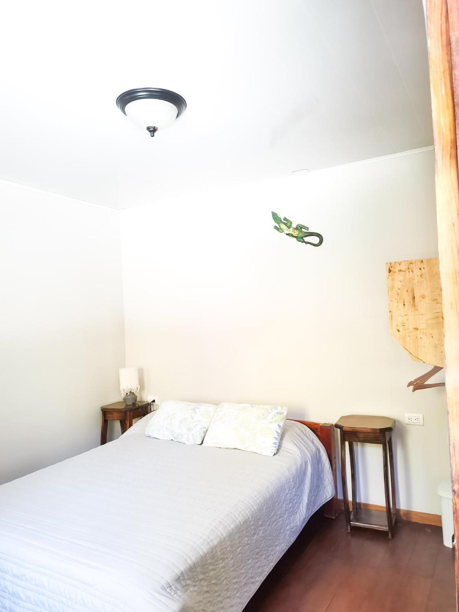 Casita happy feet and tours corcovado