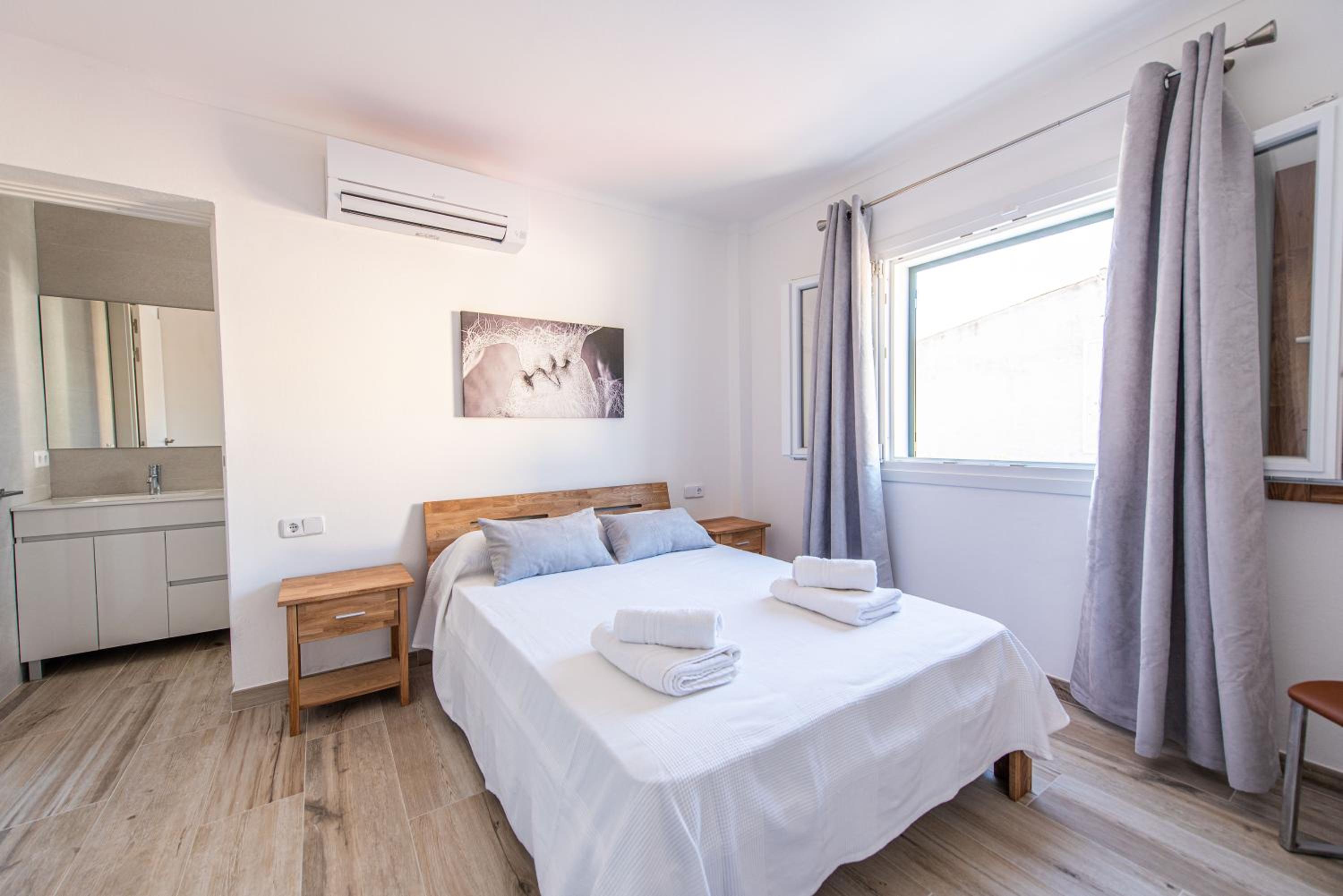 A perfect location villa for holidays with AC and private pool view 5