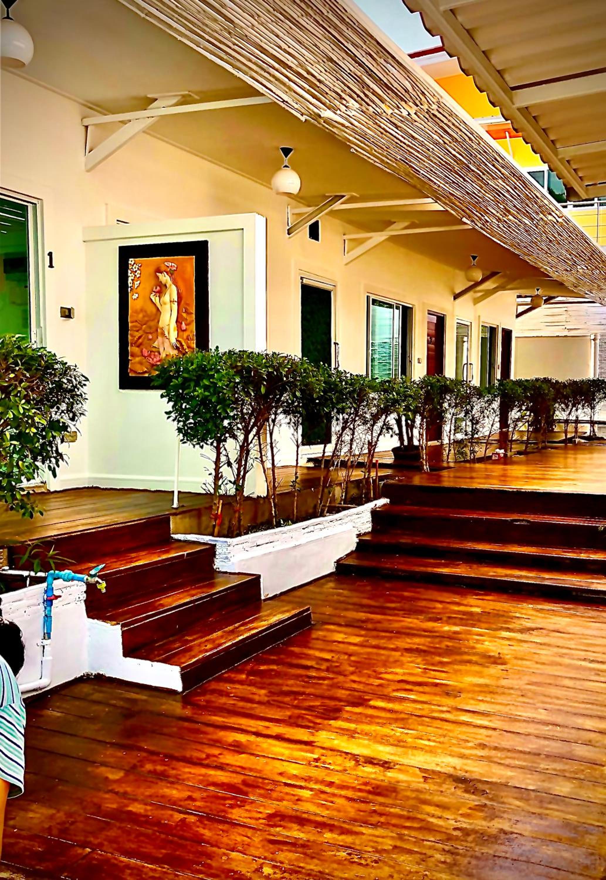 Koh Larn White House