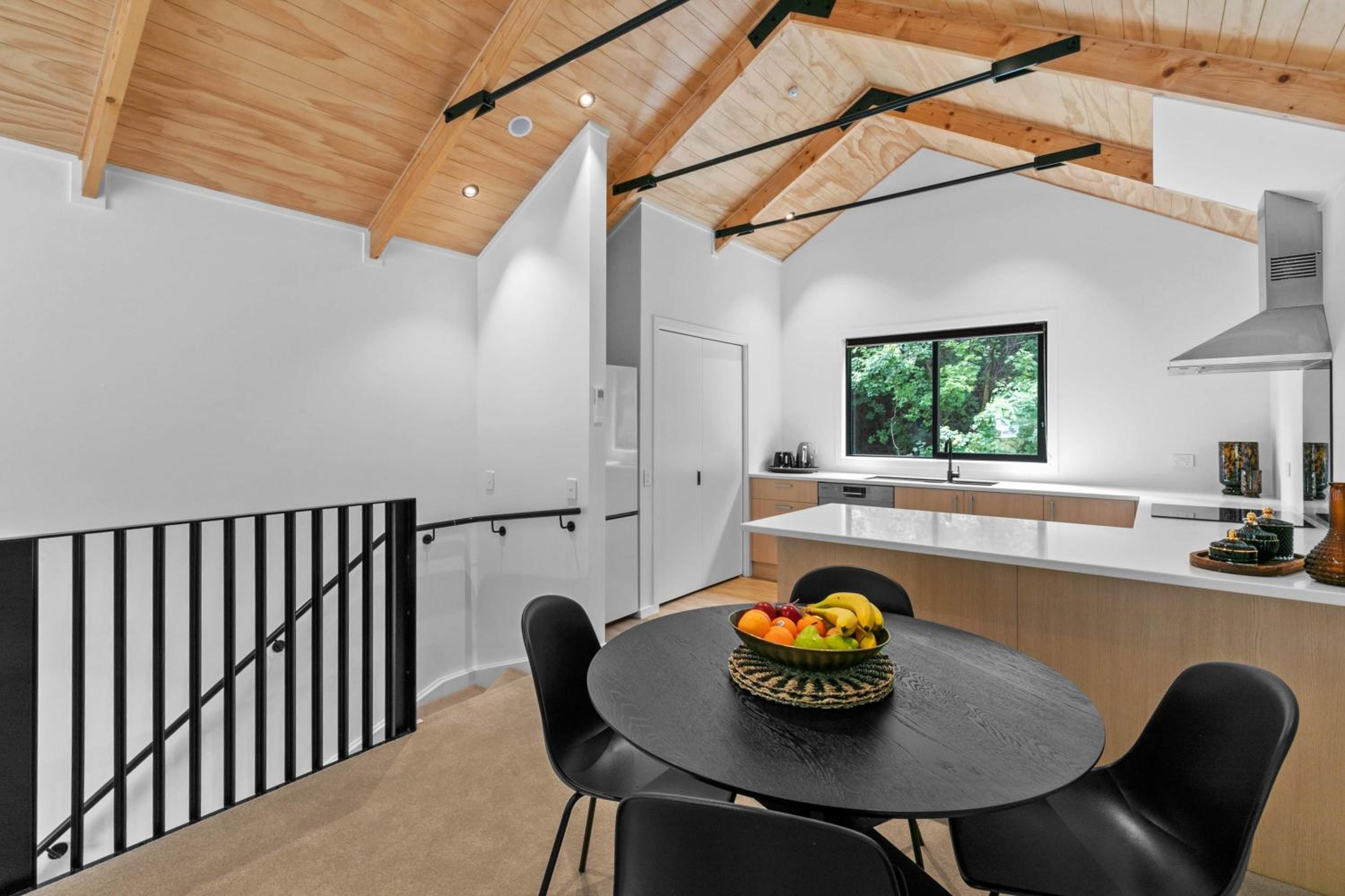 Central Queenstown Apt 13a - walk to town view 2