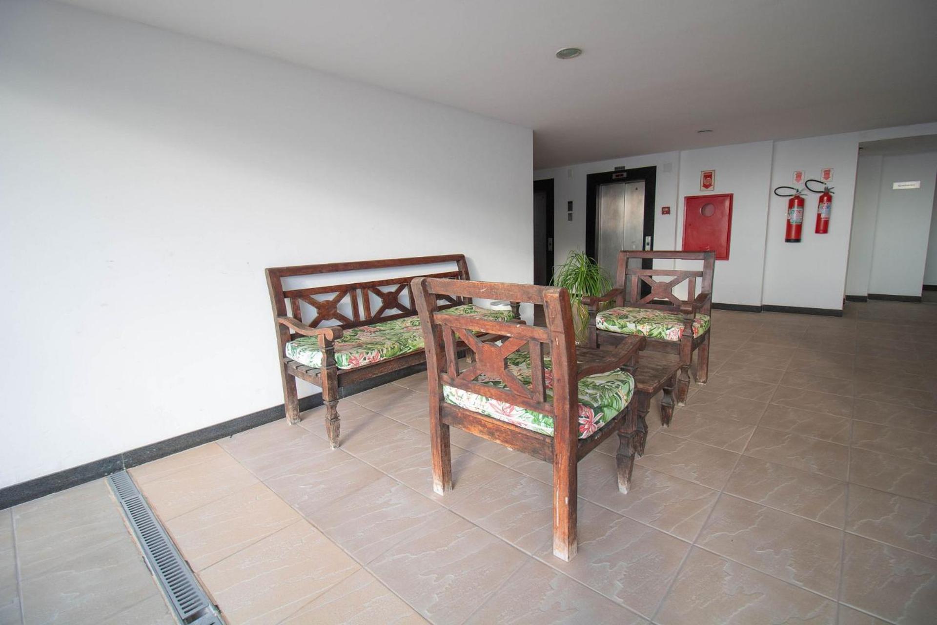 BR14 Apartment 300m from Porto Barra Beach
