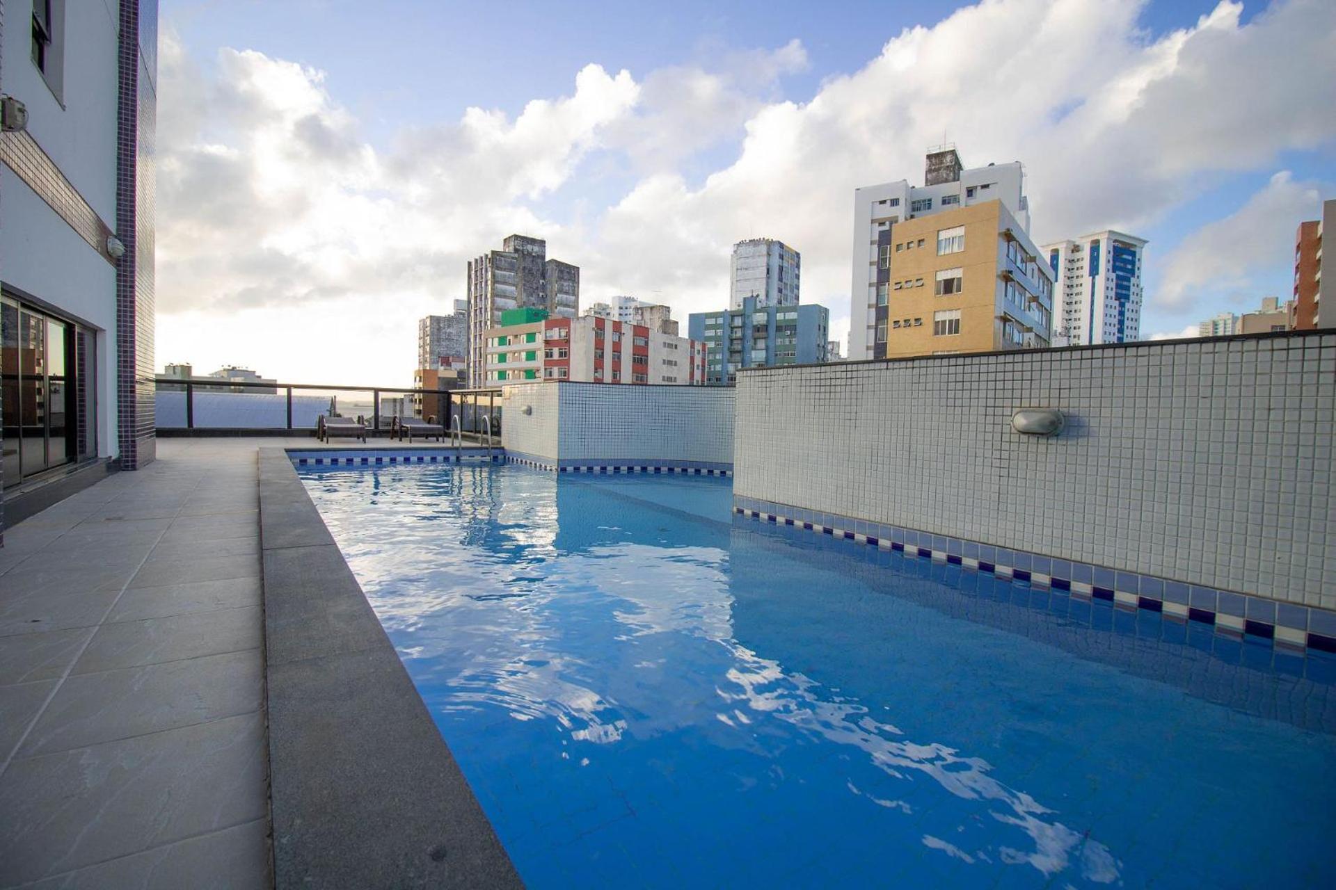 BR14 Apartment 300m from Porto Barra Beach