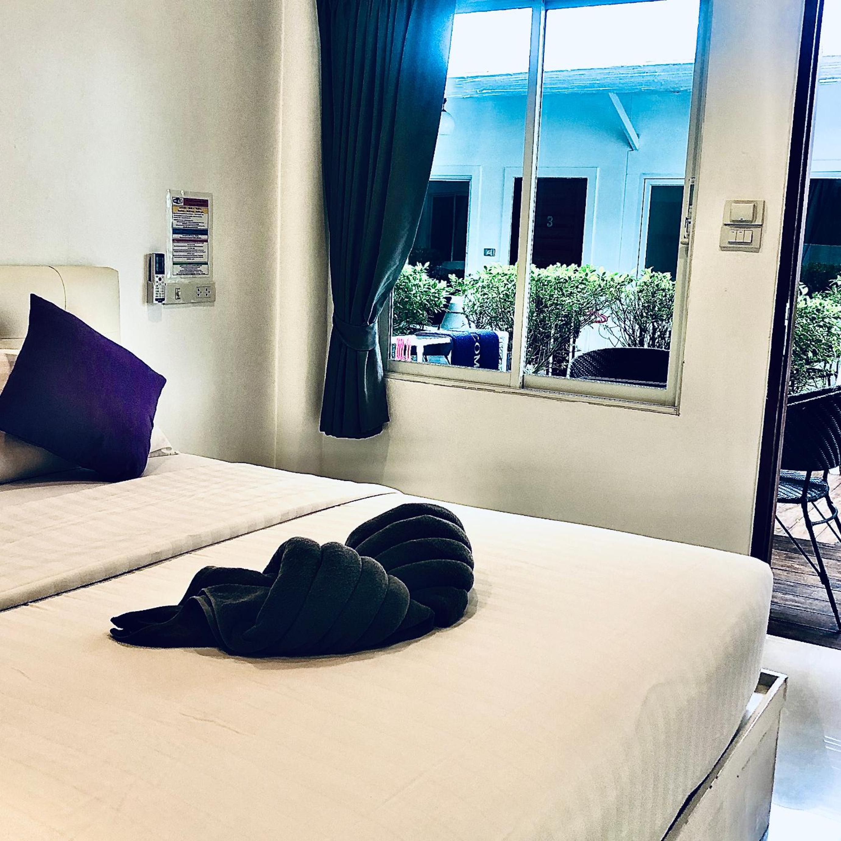 Koh Larn White House