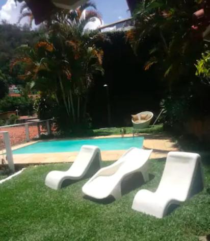 Casa em Itaipava até 14 Pessoas, Piscina, Lareira e Pets