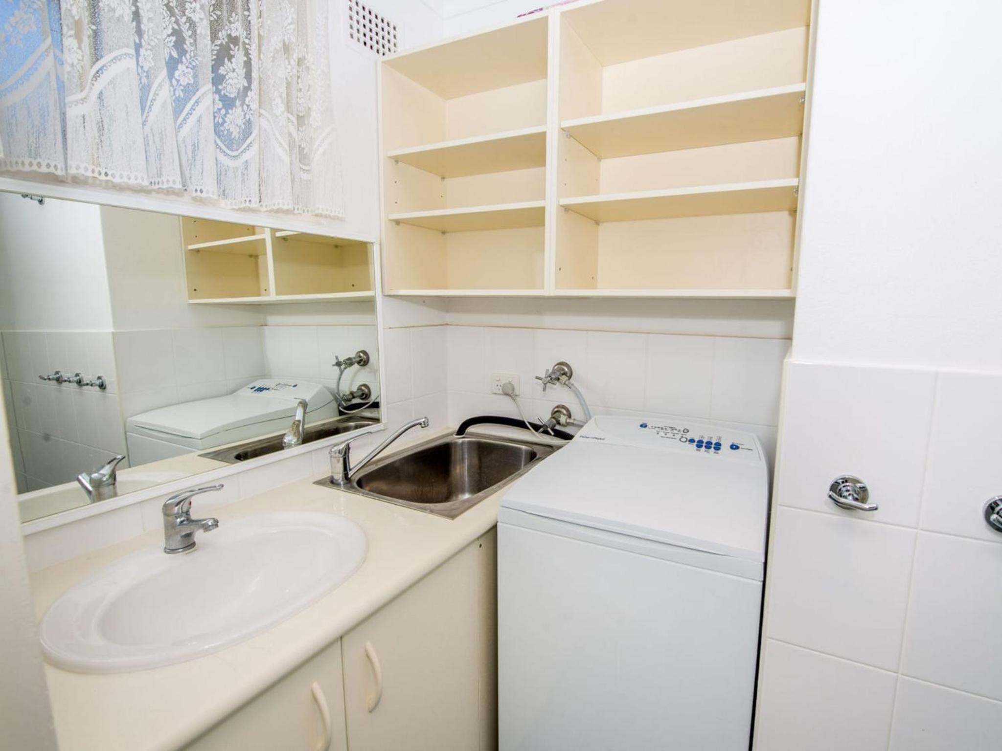 Collendina 15 19 Kurrawa Close water views and wifi