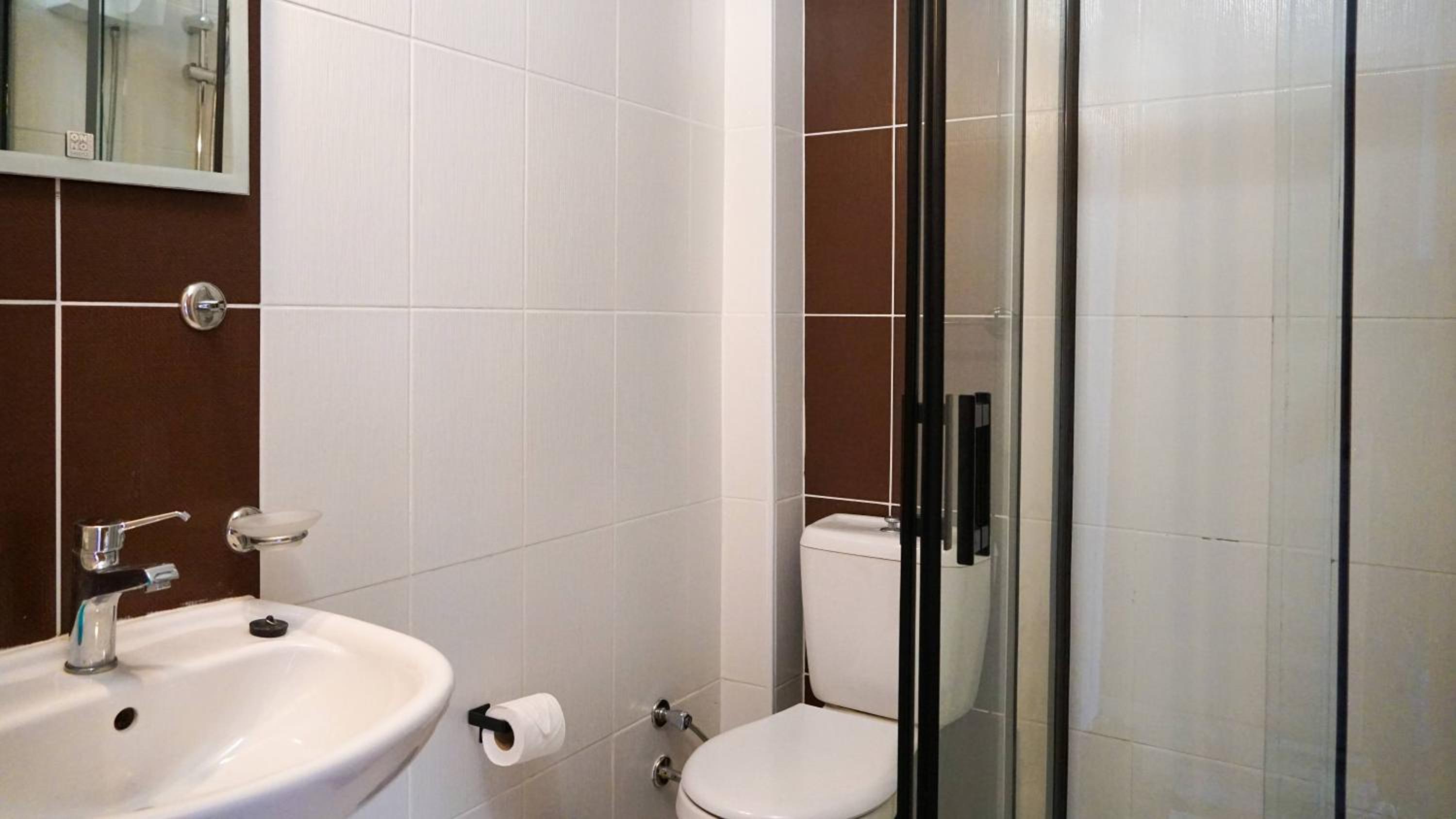 El Camino Yurt & Pub - Image 20