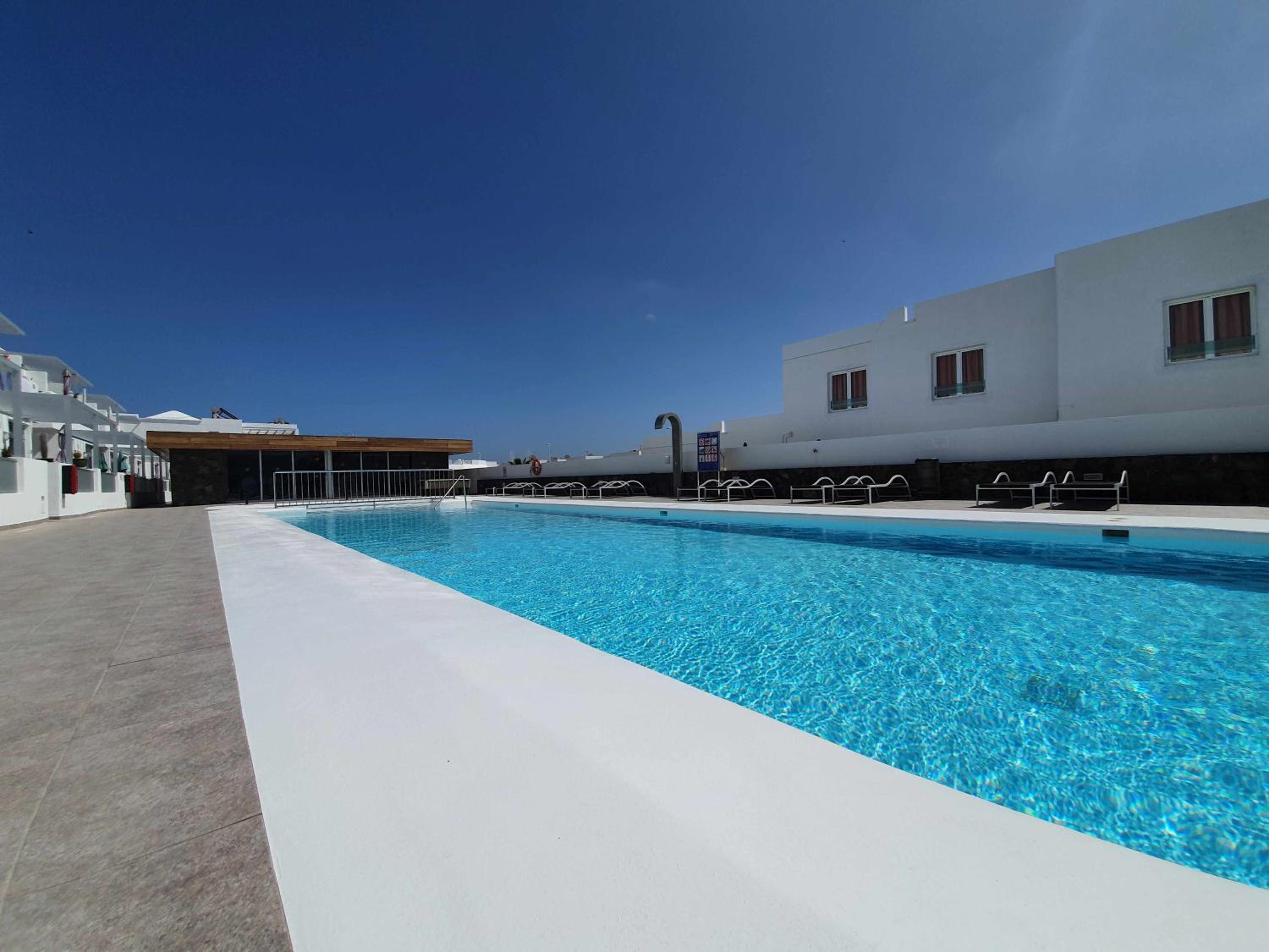 ** LOS GRACIOSEROS ** Sol y Piscina