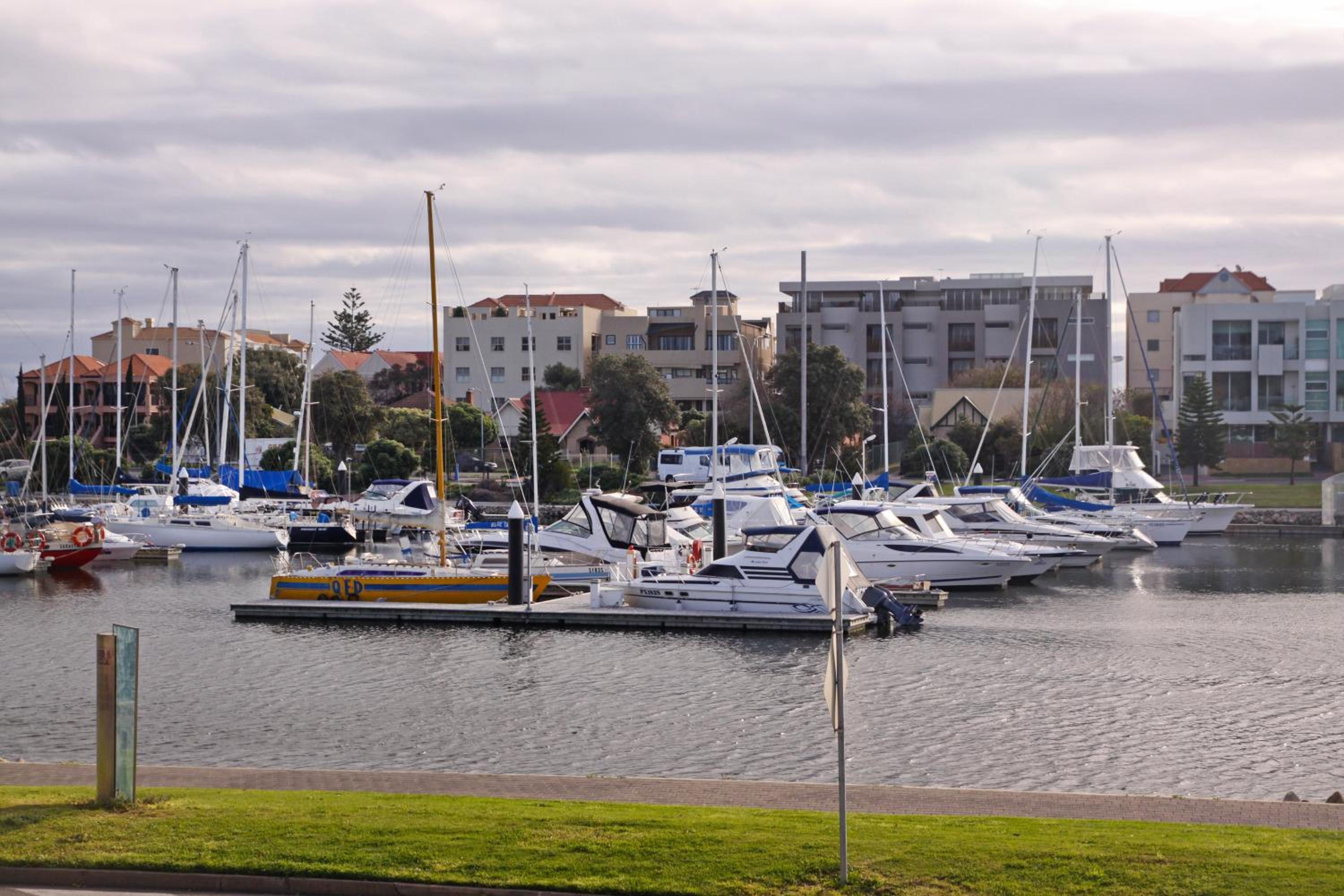 Bayswaterfront Apartments