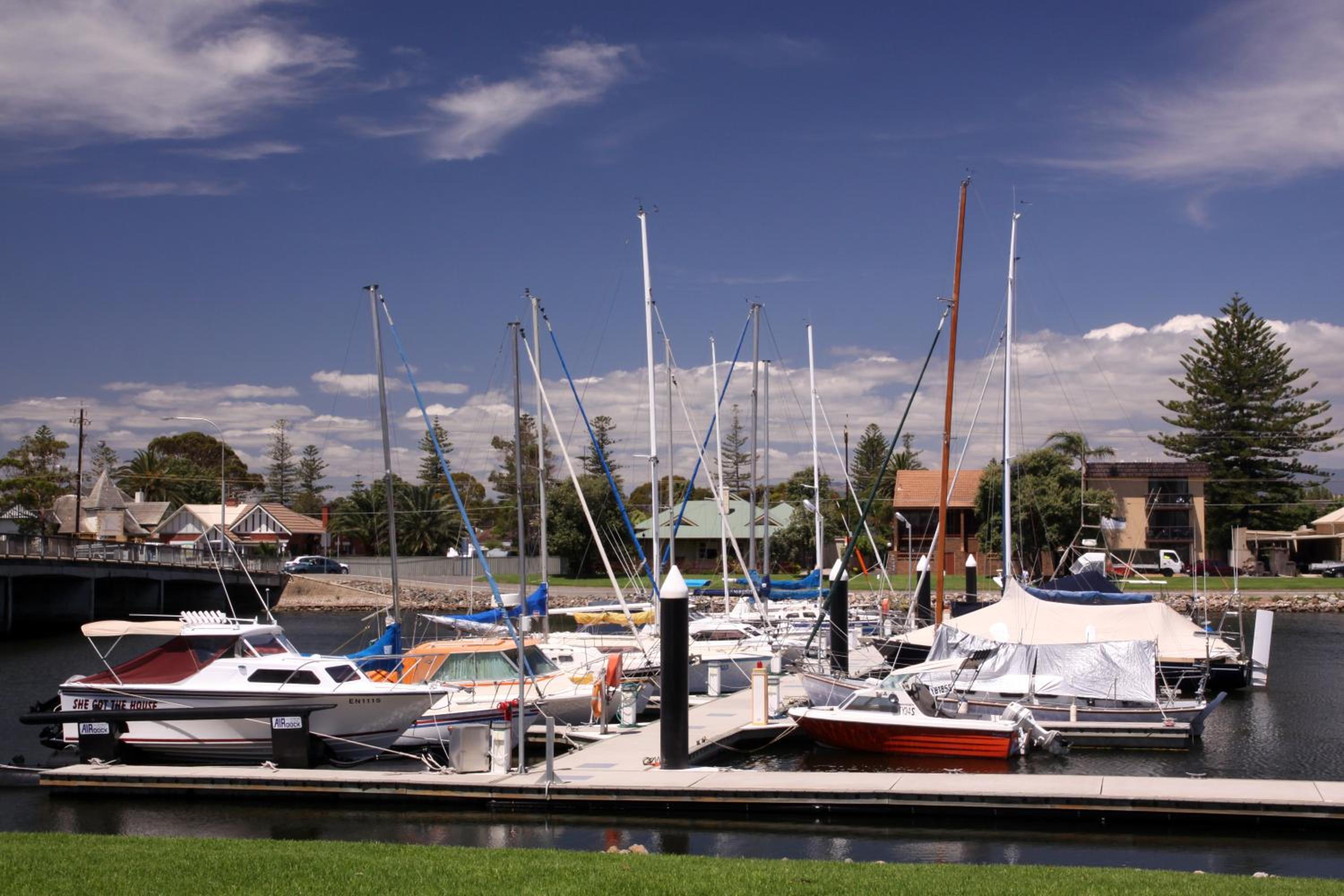 Bayswaterfront Apartments